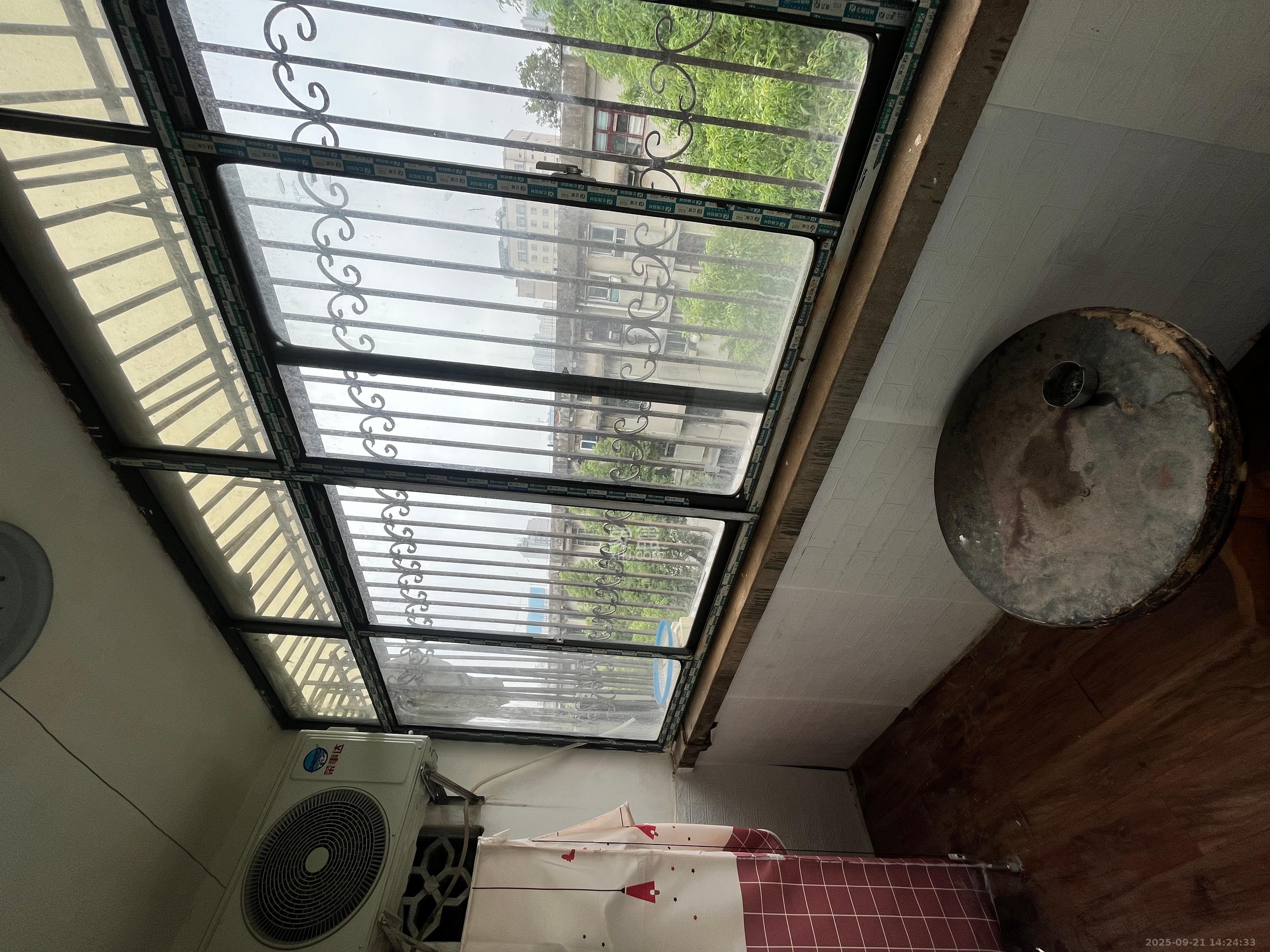 人民新村 1室0厅1卫 700.0元/月 人民新村 1室0厅1卫 700.0元/月室内图