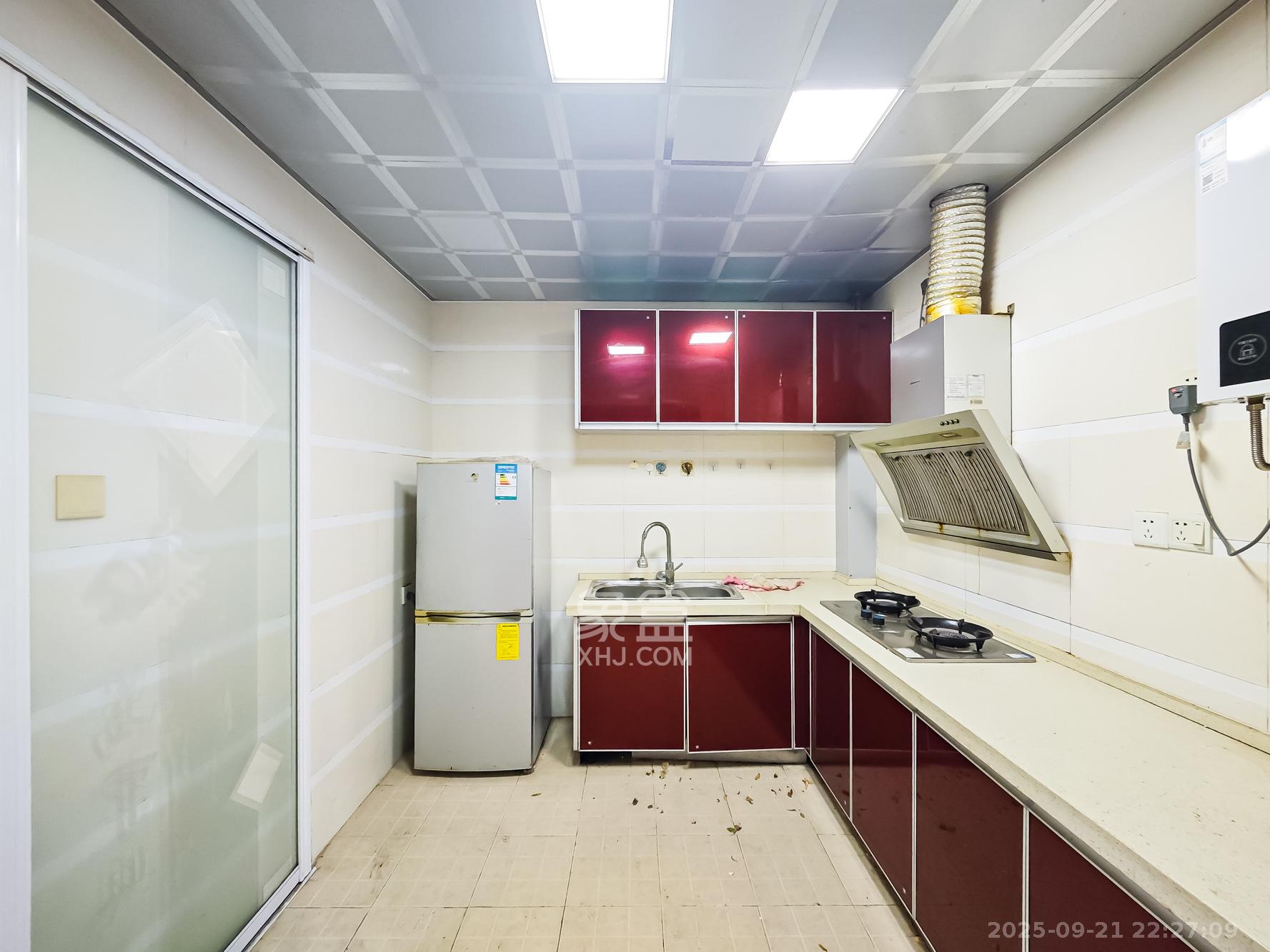 极目楚天 4室2厅2卫 88.0万 极目楚天 4室2厅2卫 88.0万厨房