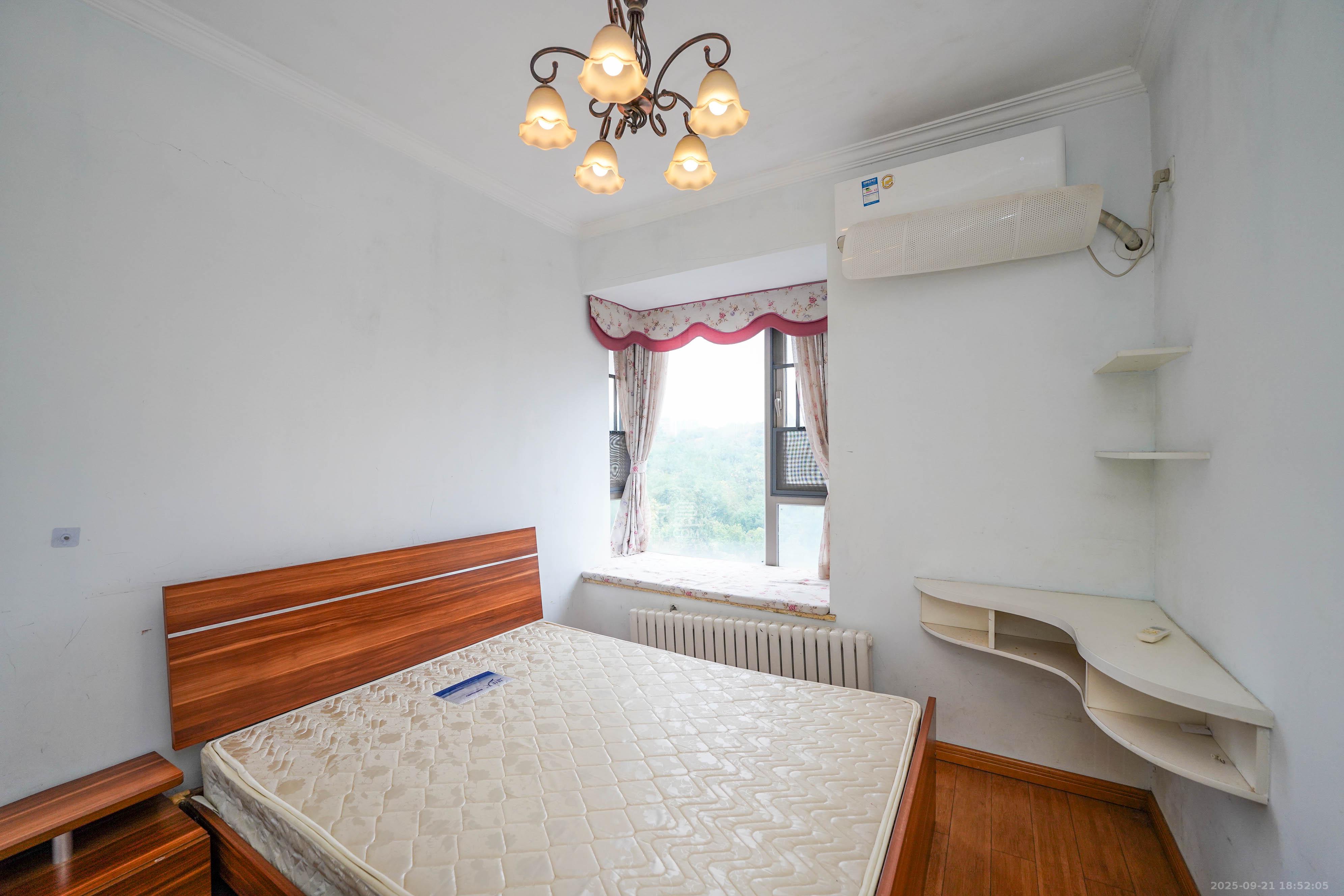 怡海星城  3室2厅2卫    69.0万 怡海星城  3室2厅2卫    69.0万卧室