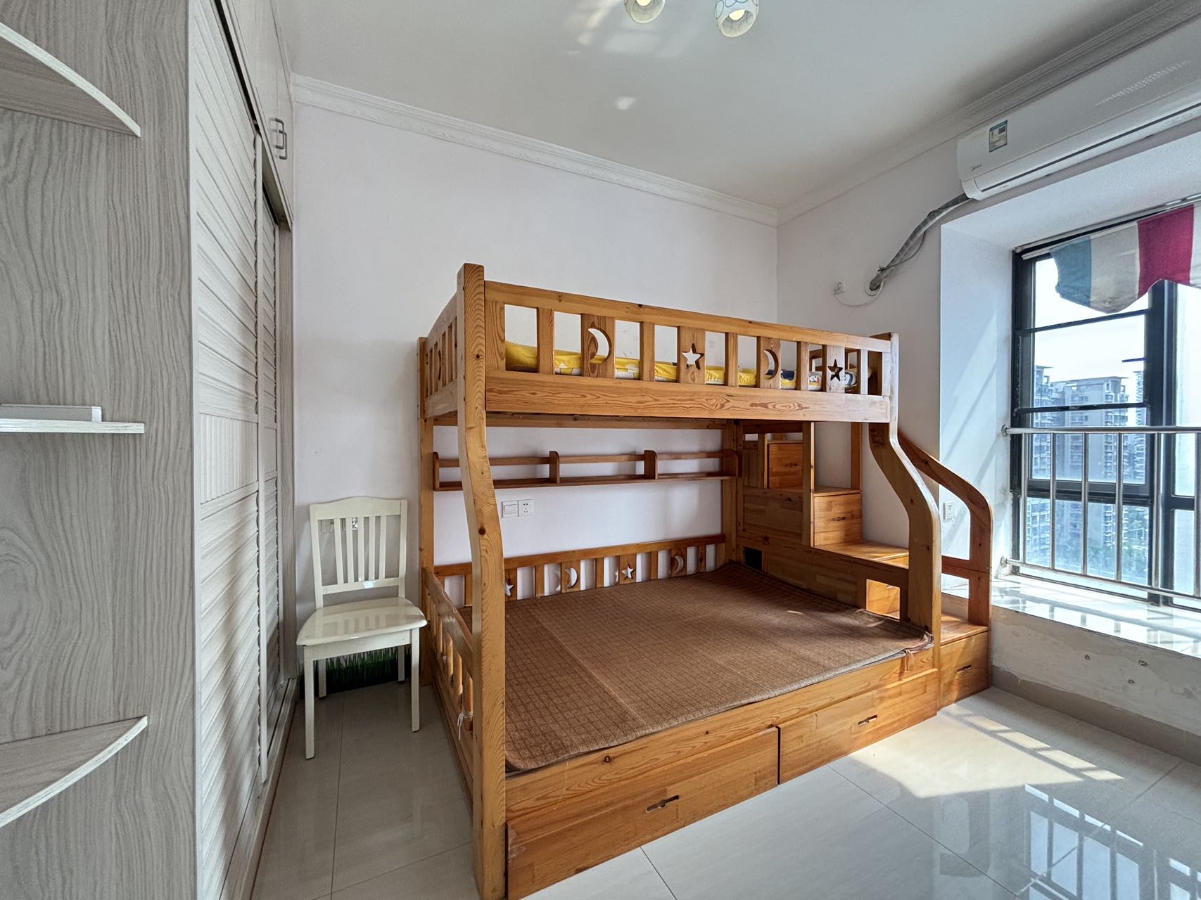 伊泰天骄一期  2室2厅1卫    2000.0元/月室内图