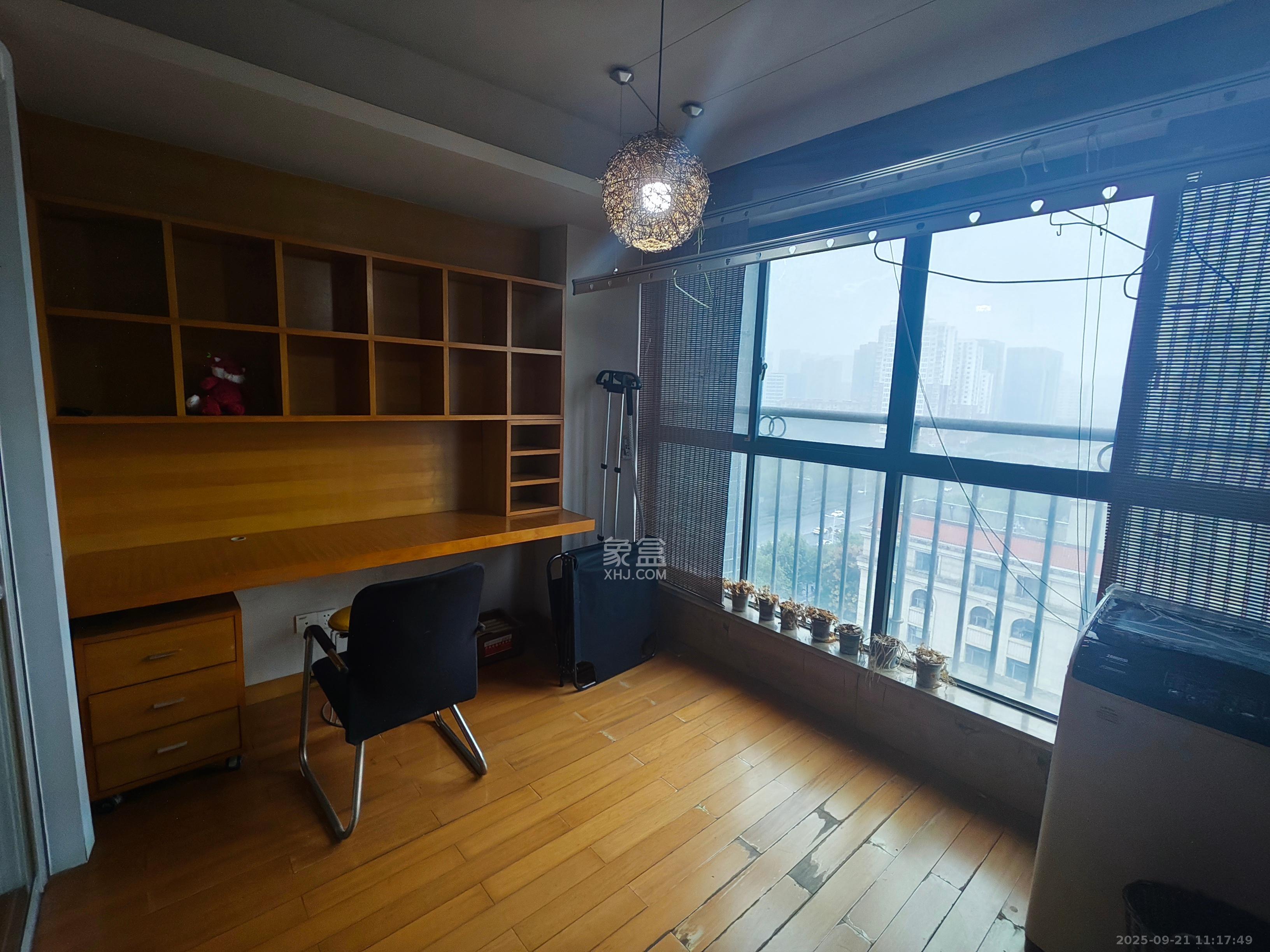 BOBO天下城（CTA财富中心）  1室1厅1卫    1800.0元/月室内图