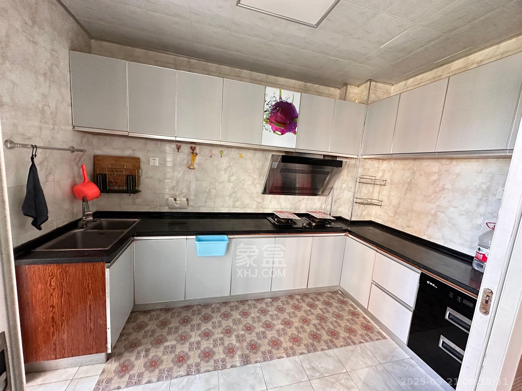 德庆水韵山城 1室2厅2卫 2400.0元/月 德庆水韵山城 1室2厅2卫 2400.0元/月室内图