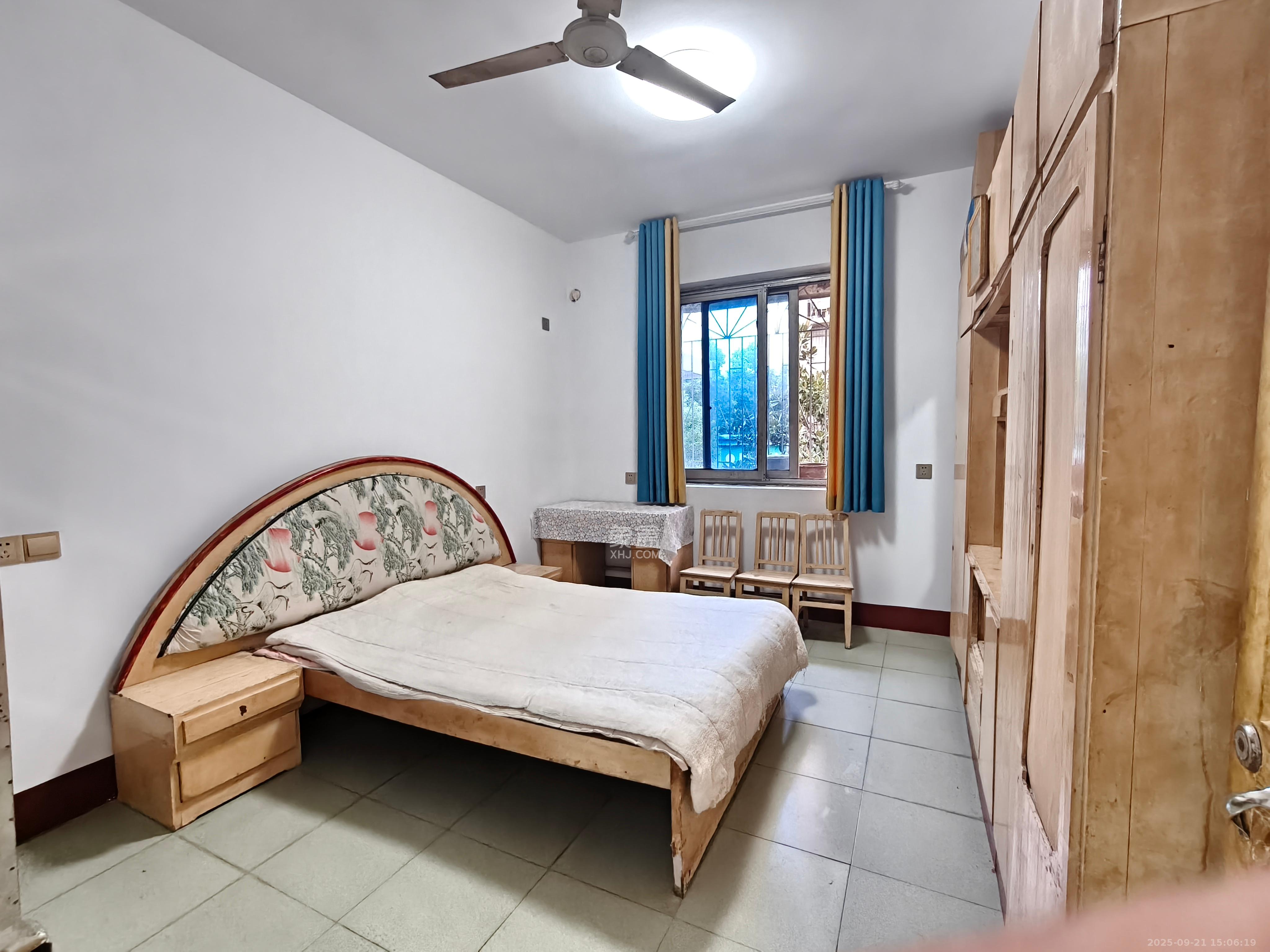 新合四组 3室2厅1卫 1500.0元/月 新合四组 3室2厅1卫 1500.0元/月室内图