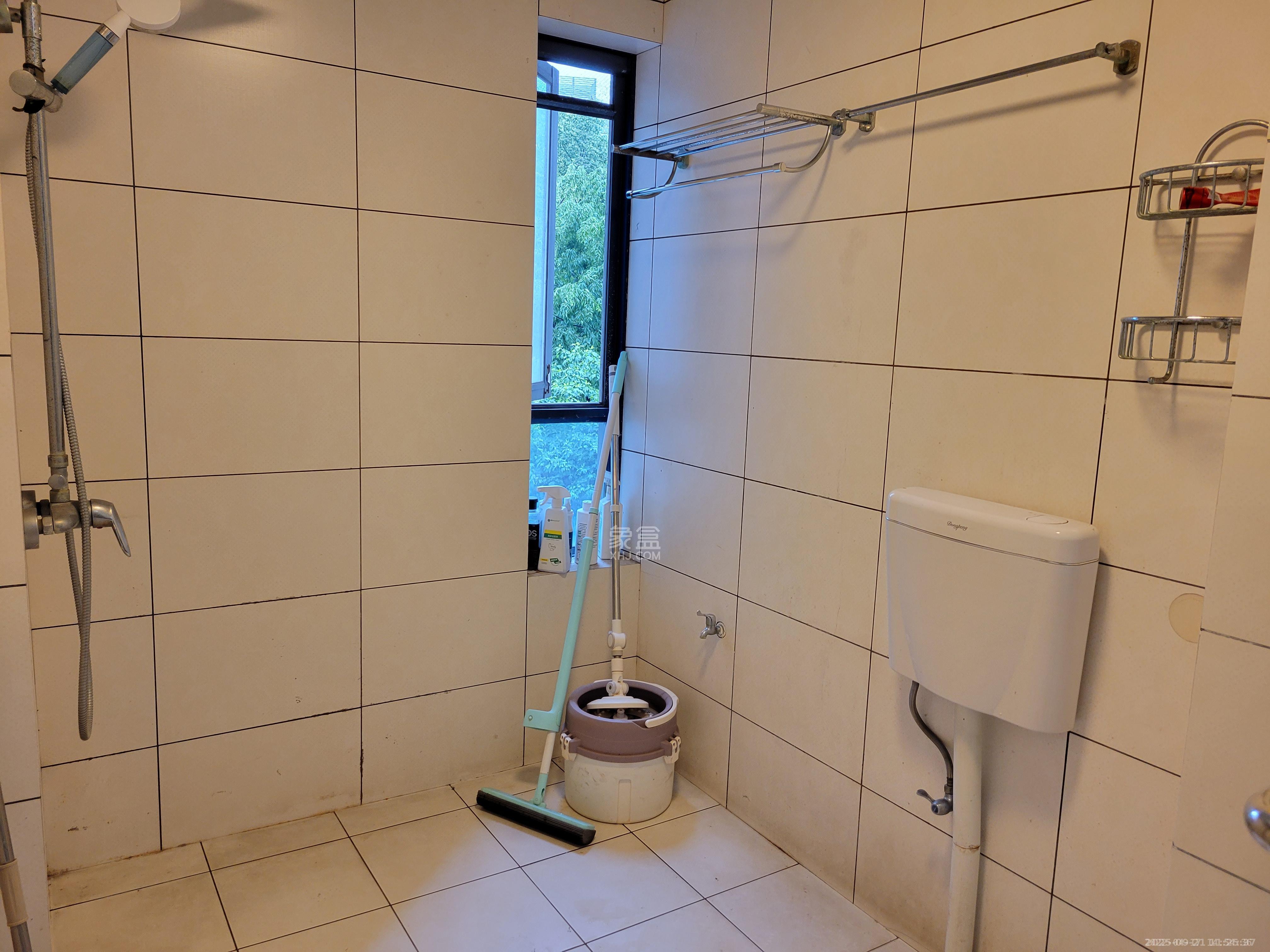 山水国际 2室2厅1卫 1300.0元/月 山水国际 2室2厅1卫 1300.0元/月室内图