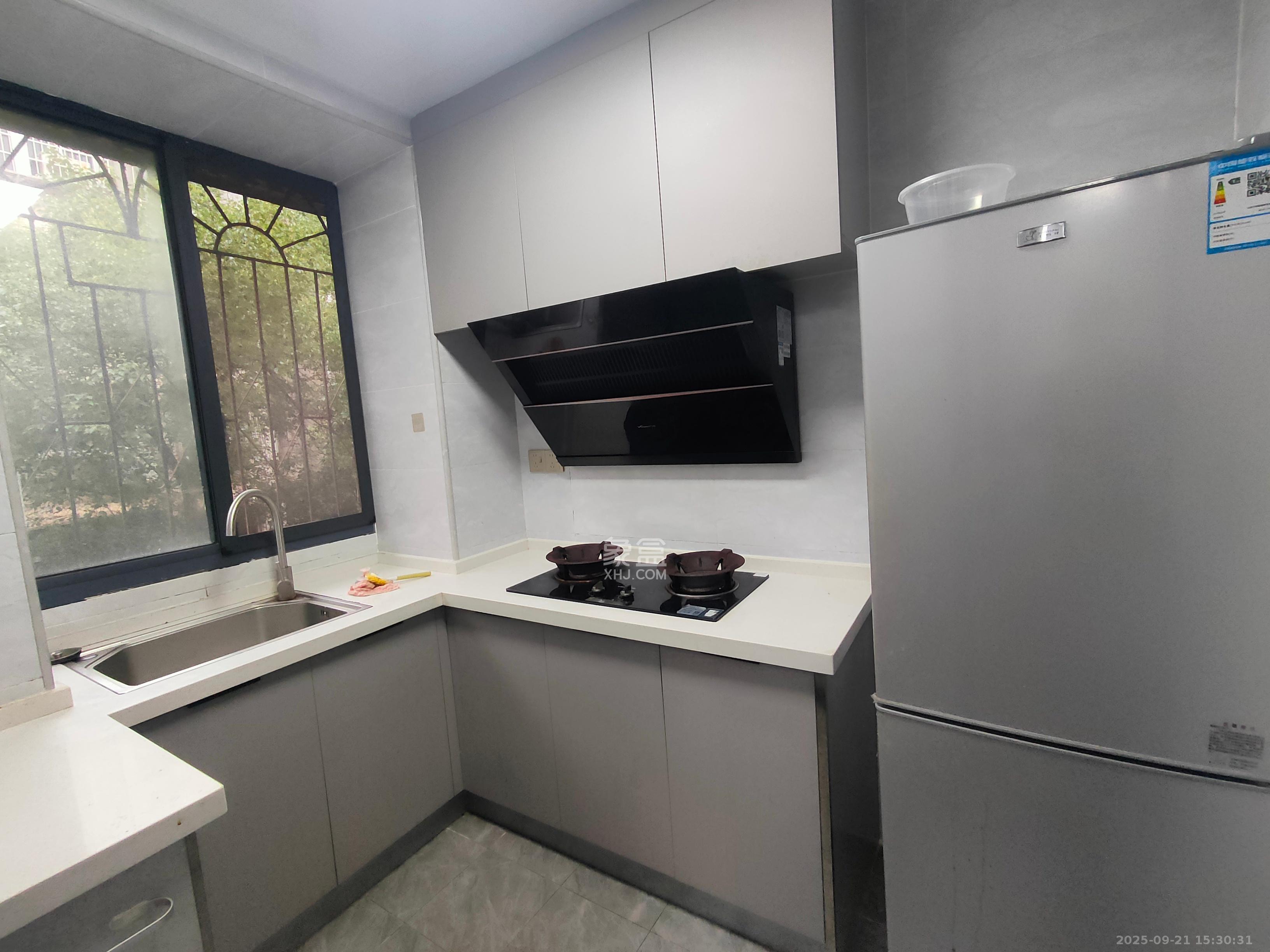 中建五局信和苑二区 2室2厅1卫 1500.0元/月 中建五局信和苑二区 2室2厅1卫 1500.0元/月室内图