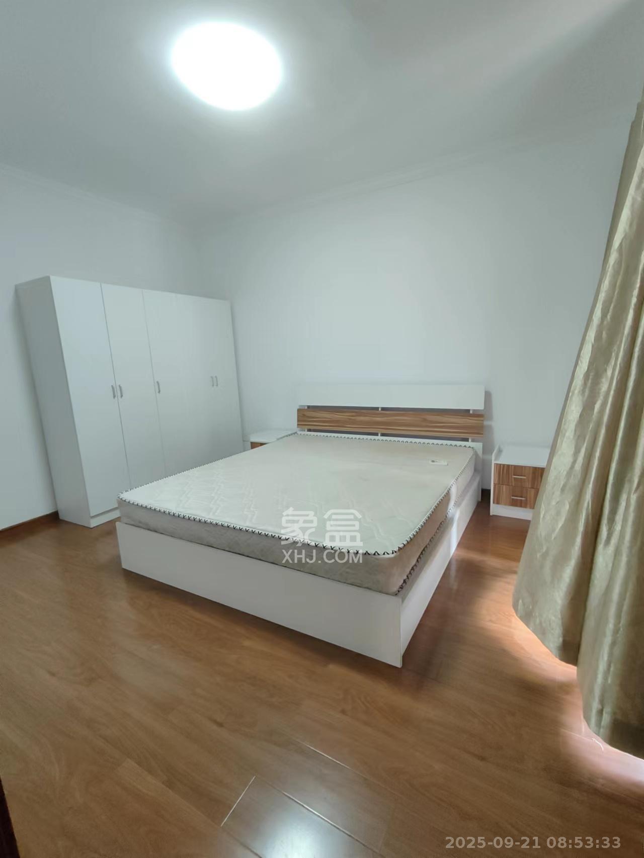 长房时代城  2室2厅1卫    2200.0元/月室内图