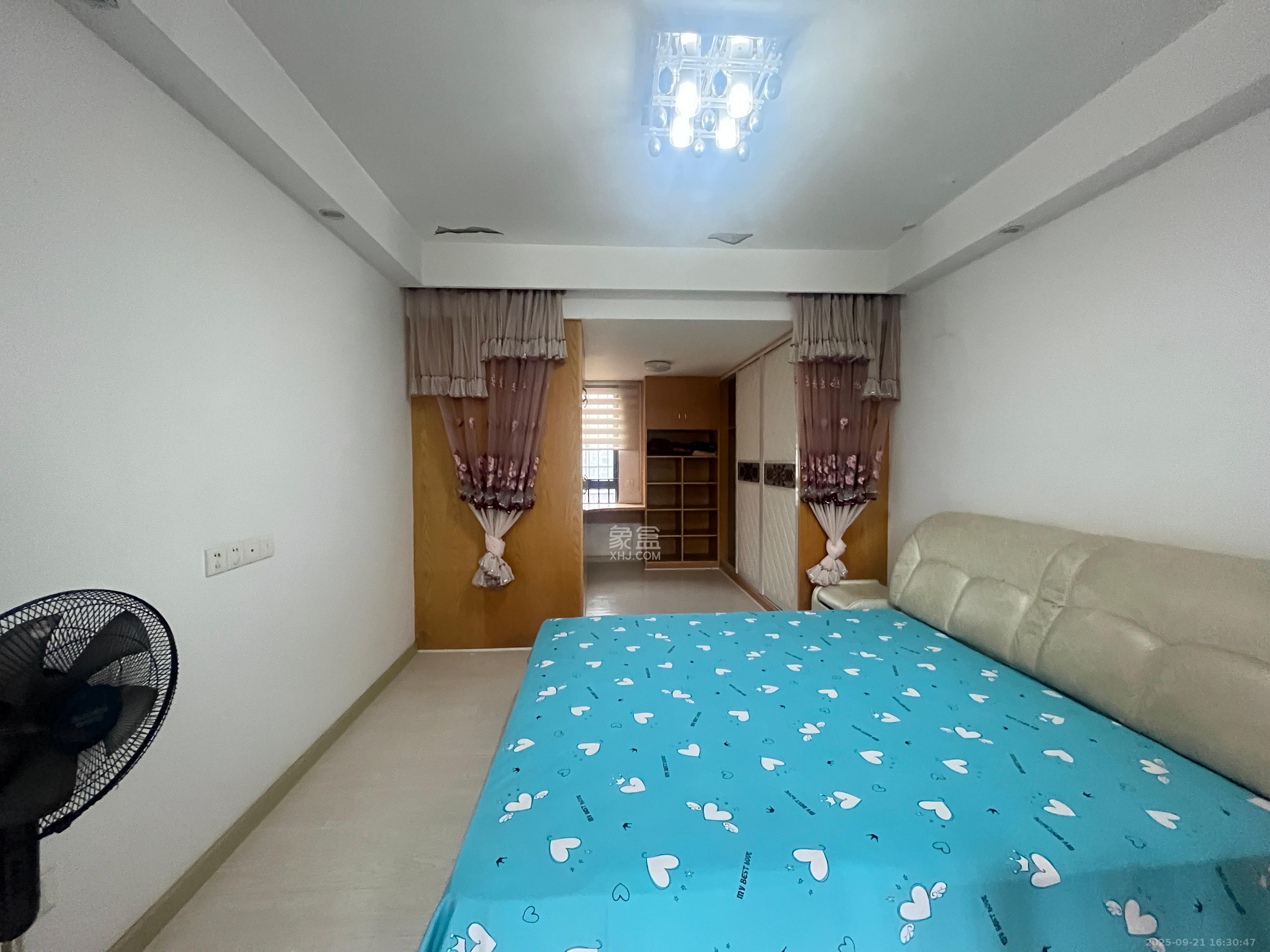 华润凤凰城二期 2室2厅1卫 2000.0元/月 华润凤凰城二期 2室2厅1卫 2000.0元/月室内图