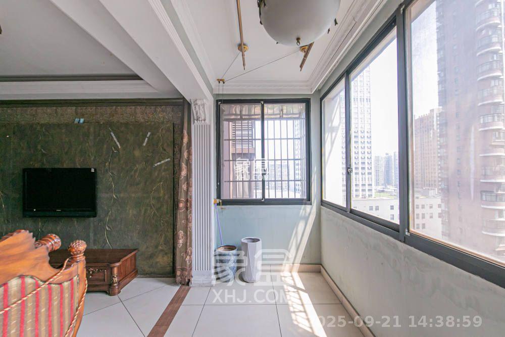 幸福里润城(幸福里二期) 3室2厅2卫 2300.0元/月 幸福里润城(幸福里二期) 3室2厅2卫 2300.0元/月室内图