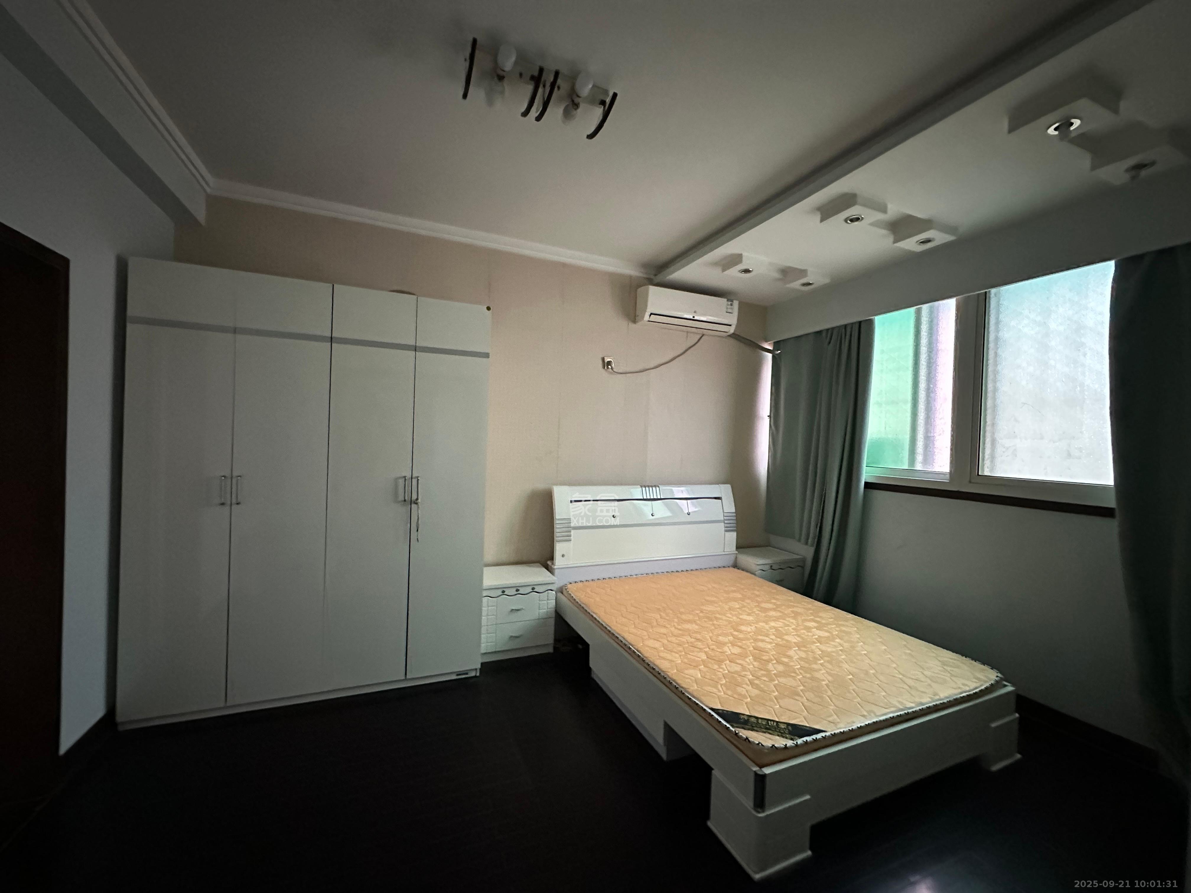 南建公寓  4室2厅2卫    2600.0元/月室内图