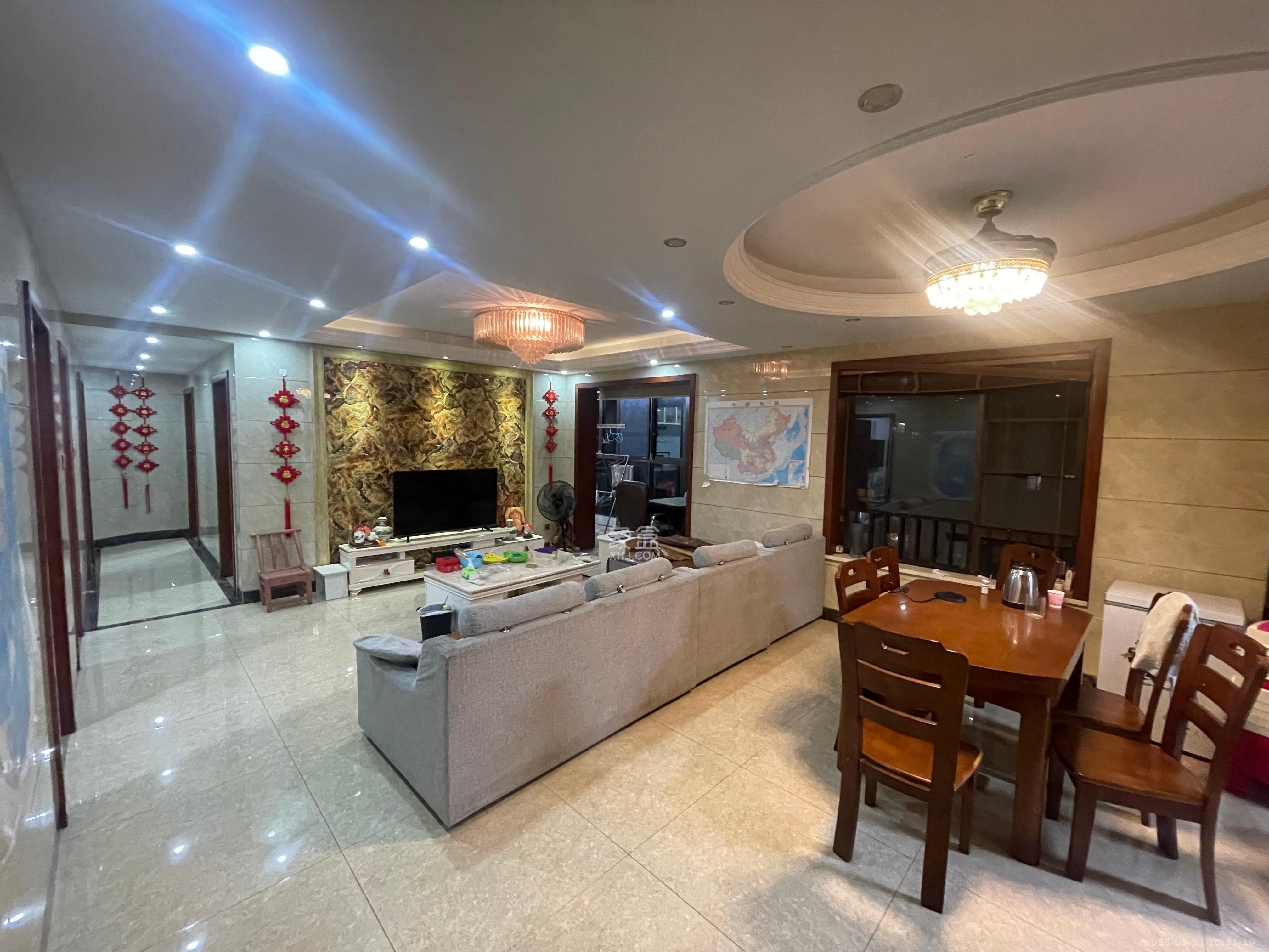 华润凤凰城三期 4室2厅2卫 3500.0元/月 华润凤凰城三期 4室2厅2卫 3500.0元/月室内图