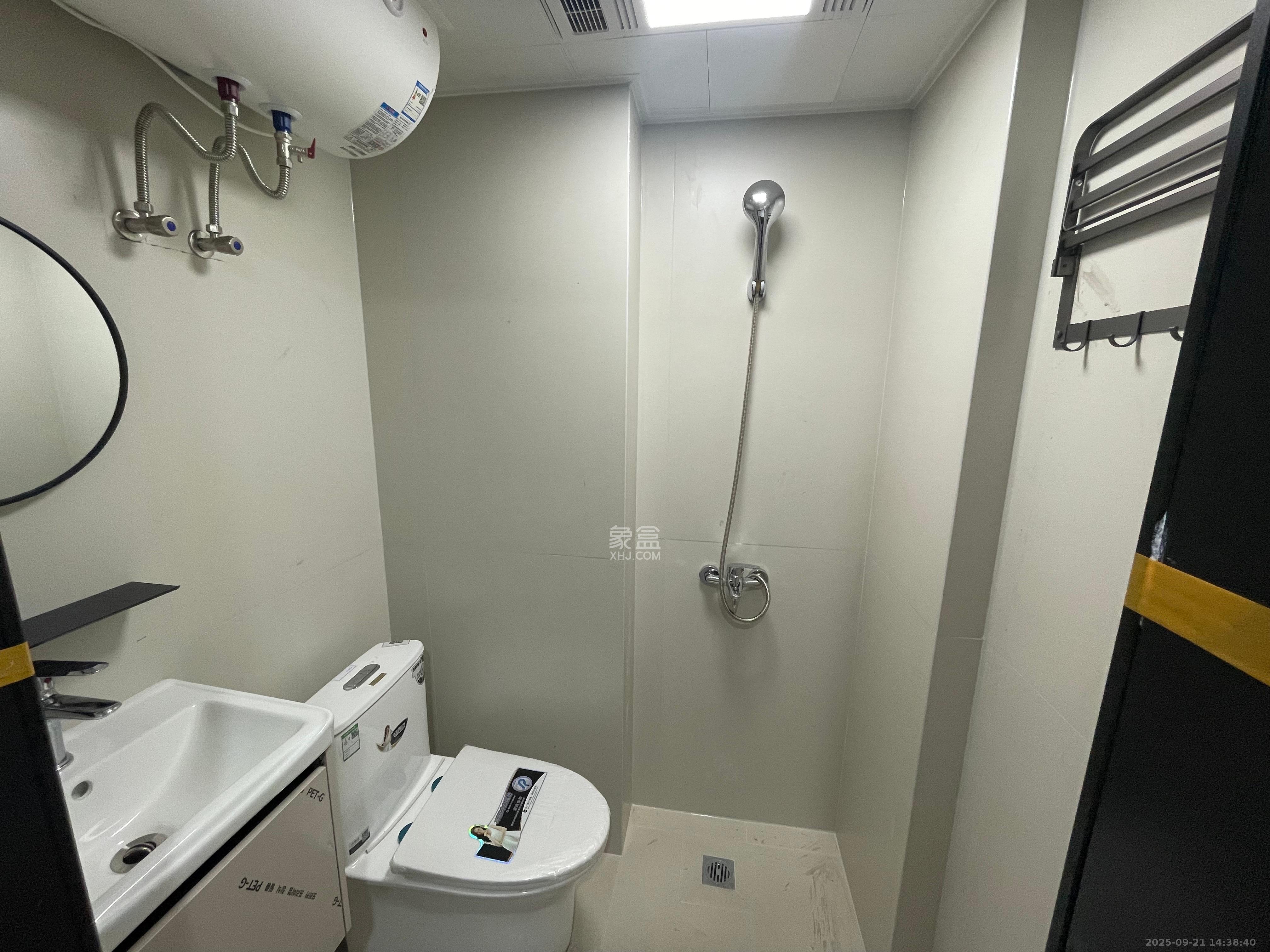 中建芙蓉工社 1室1厅1卫 1100.0元/月 中建芙蓉工社 1室1厅1卫 1100.0元/月室内图