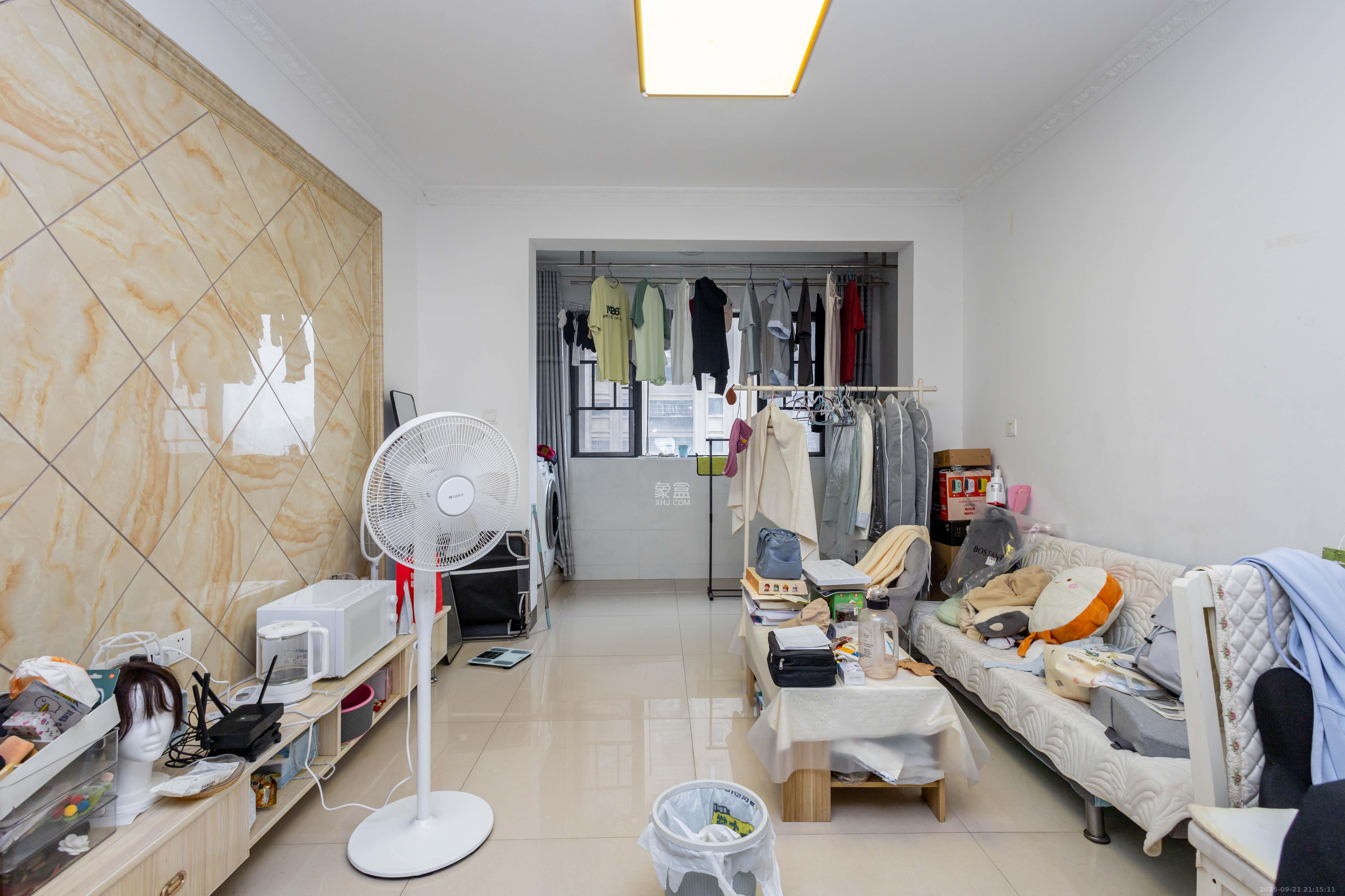 东驿竹园 2室2厅1卫 50.0万 东驿竹园 2室2厅1卫 50.0万客厅