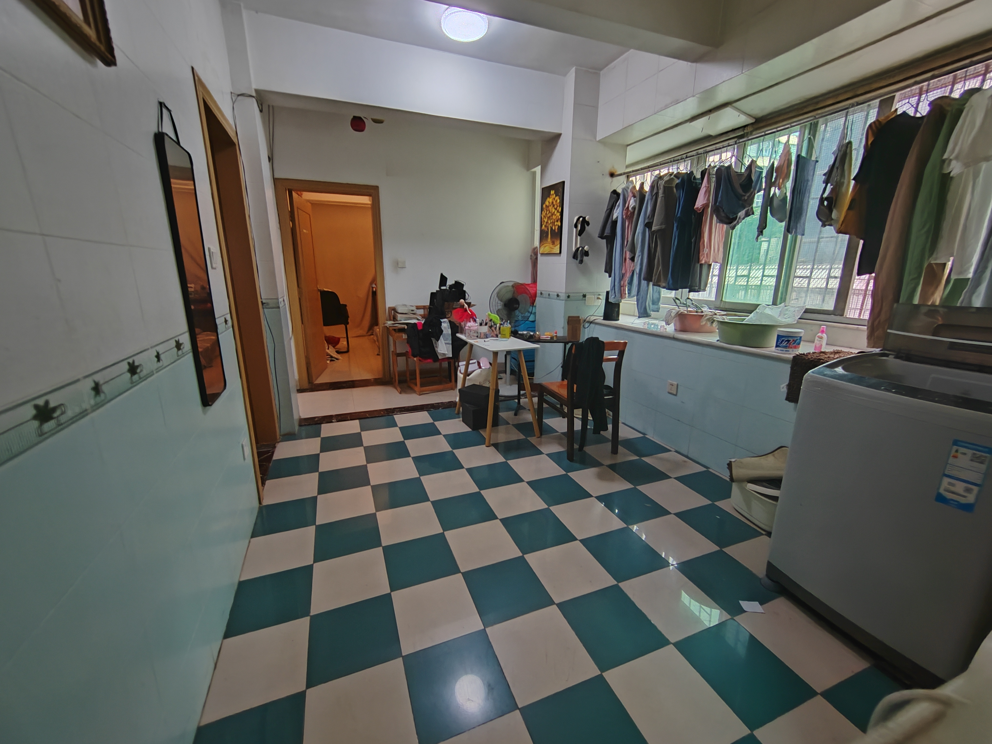 省公路管理局宿舍(大同路22号) 3室2厅1卫 108.0万 省公路管理局宿舍(大同路22号) 3室2厅1卫 108.0万客厅