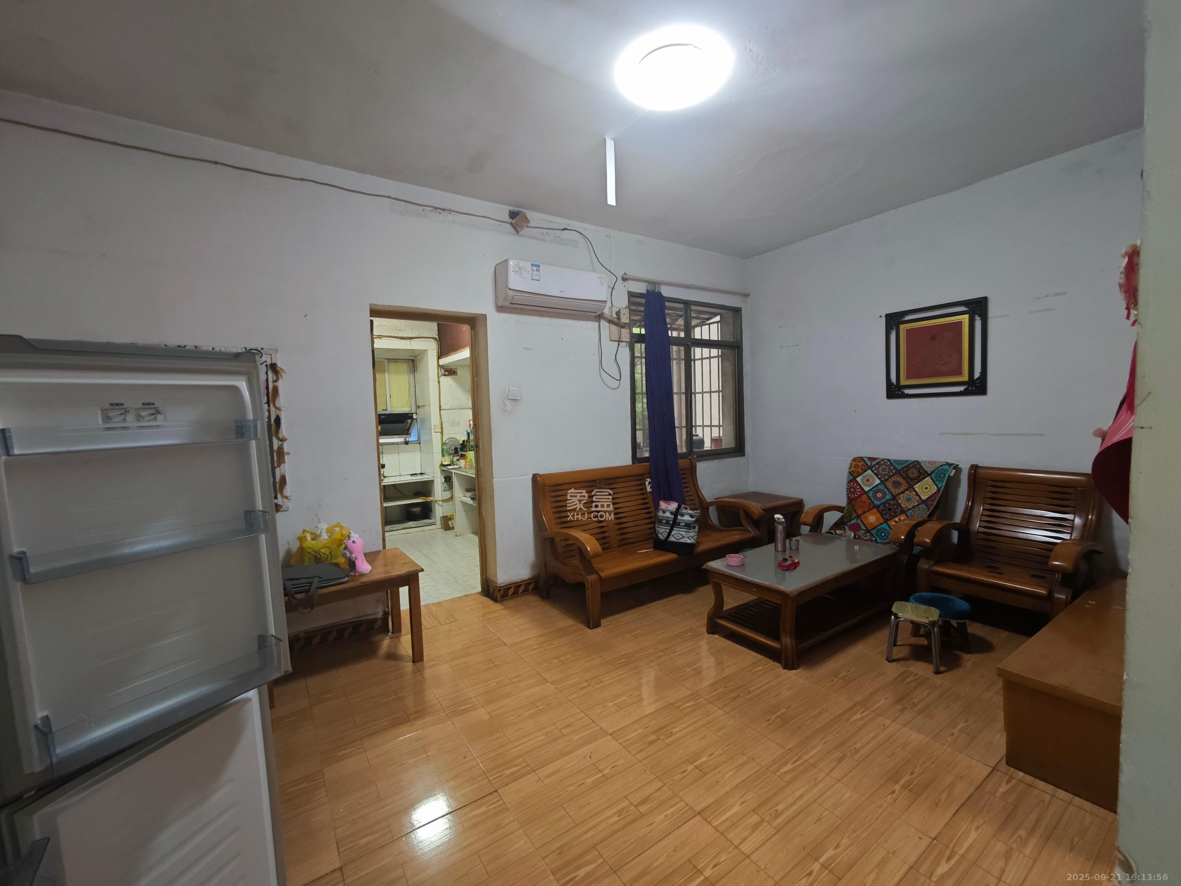 通程物流宿舍  2室1厅1卫    1500.0元/月室内图