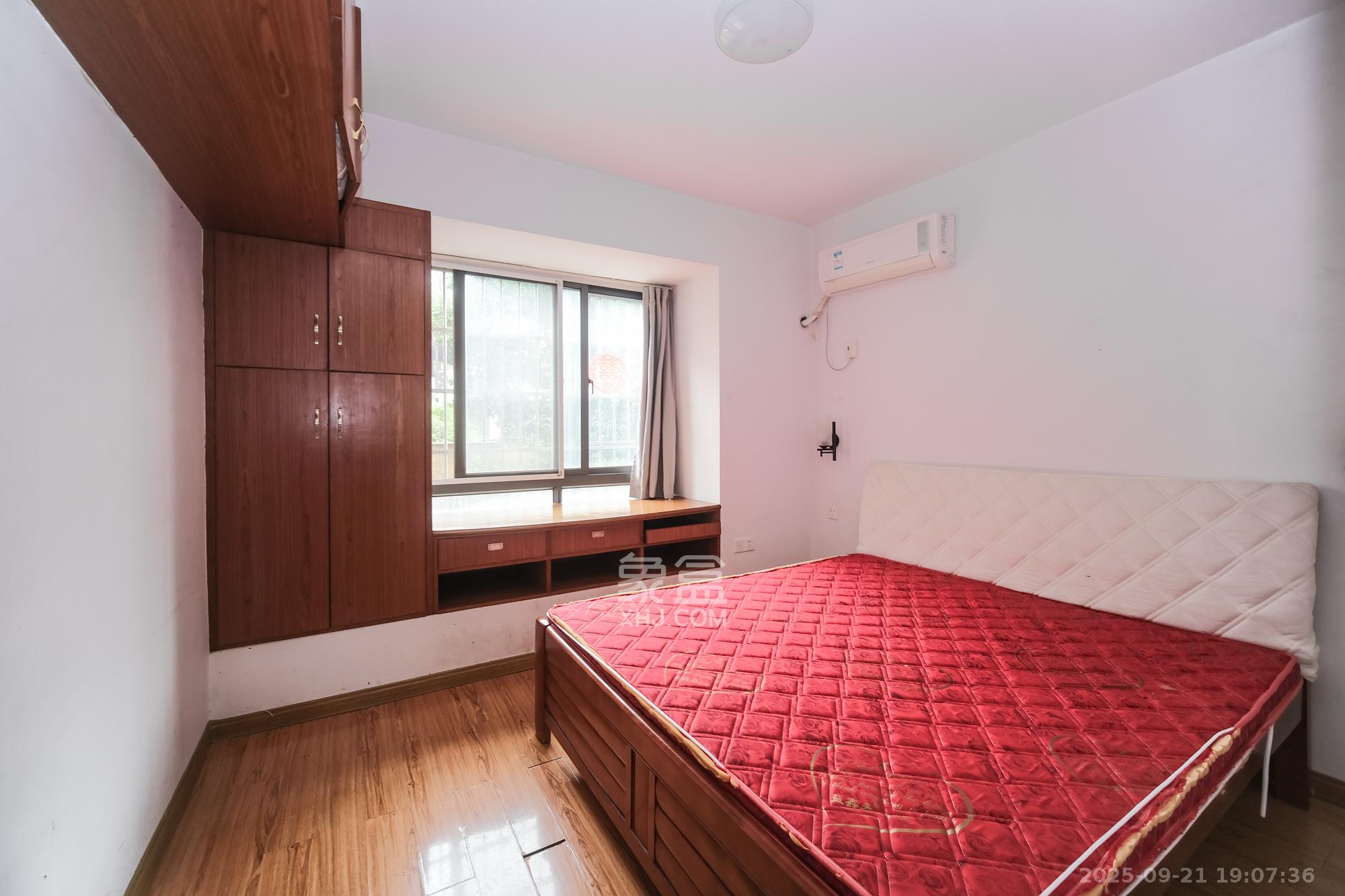 好望谷  3室2厅1卫    42.0万卧室