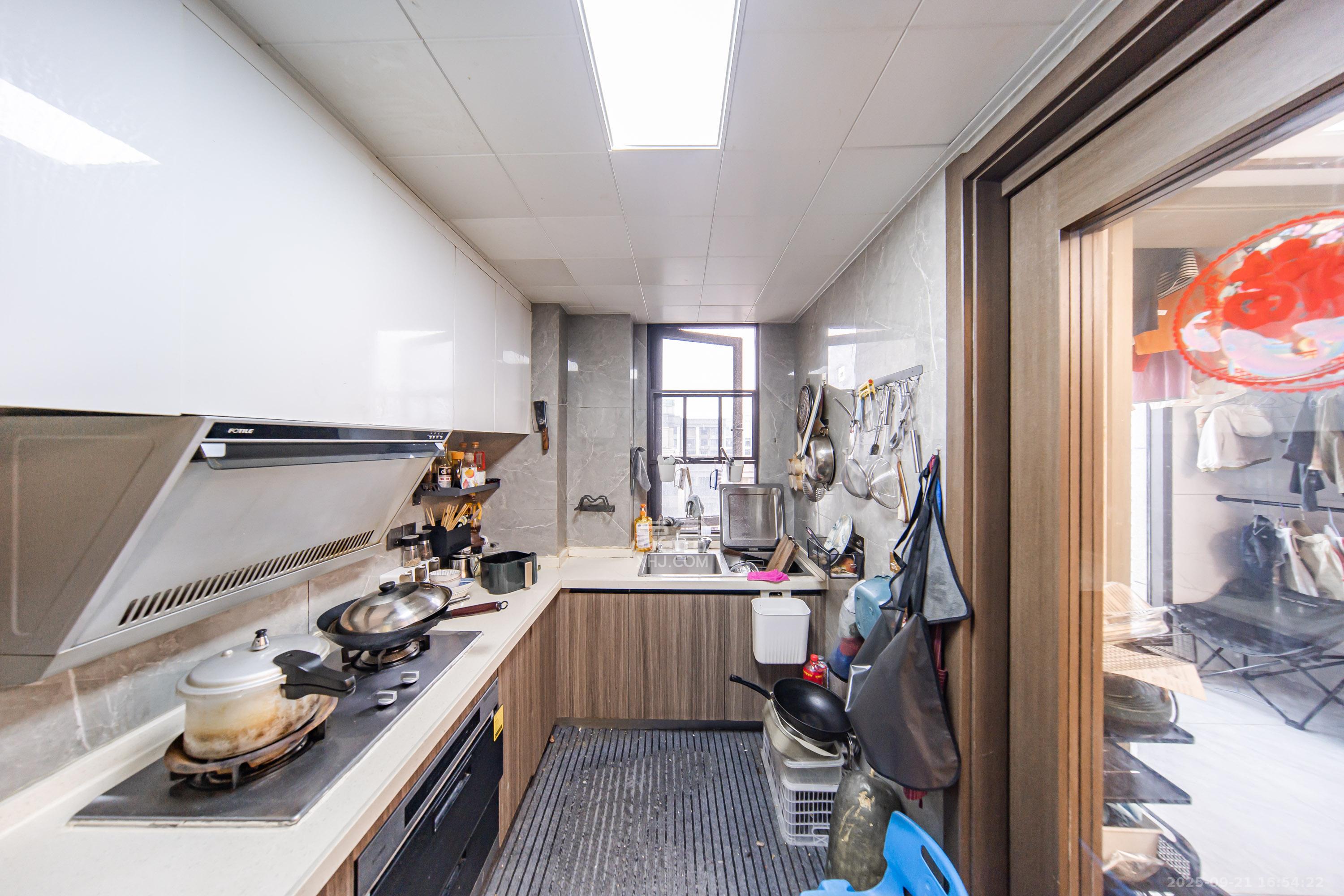 华申阳光城未来悦 4室2厅2卫 168.0万 华申阳光城未来悦 4室2厅2卫 168.0万厨房