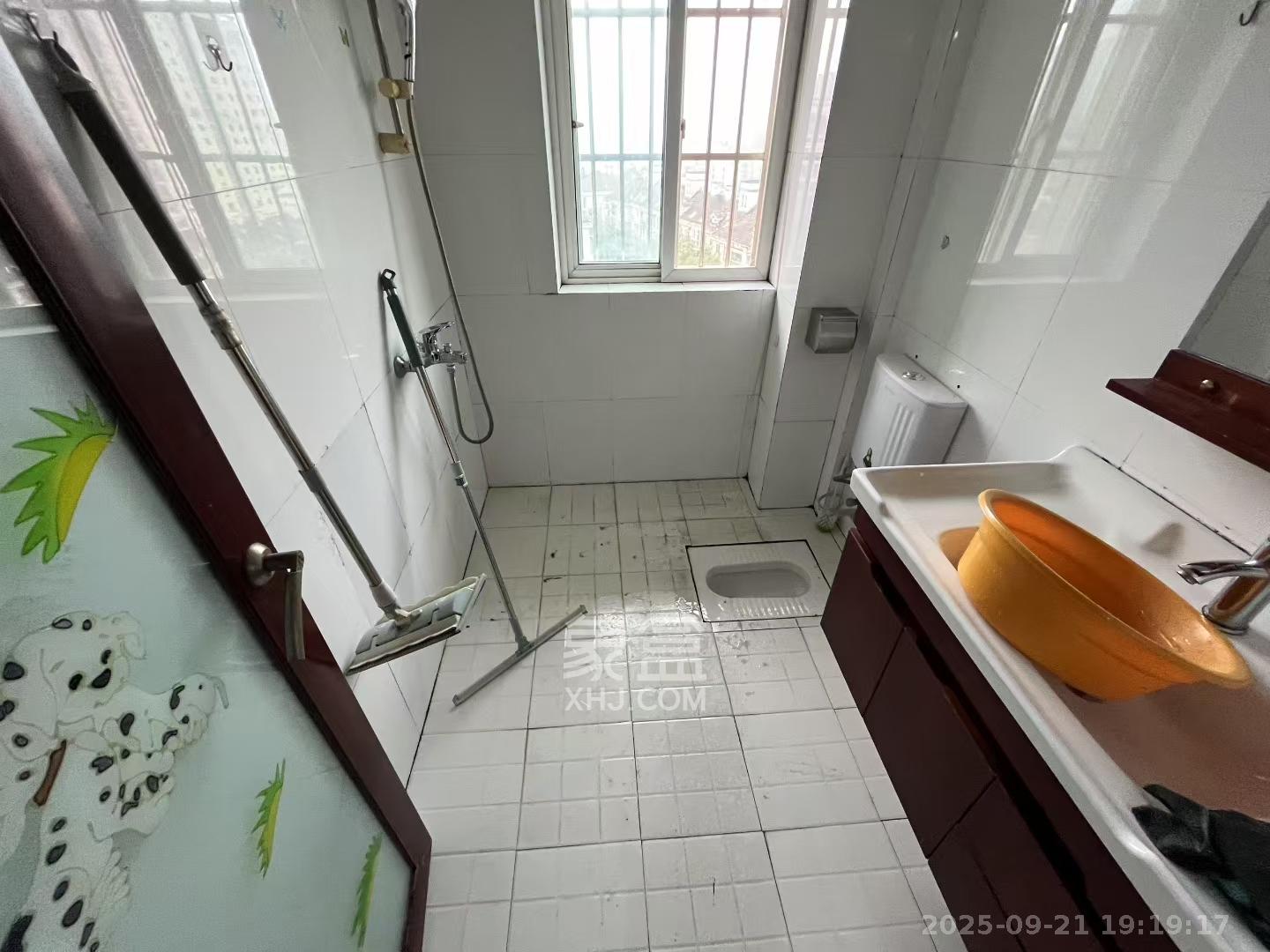 长房西郡 3室2厅2卫 2400.0元/月 长房西郡 3室2厅2卫 2400.0元/月室内图