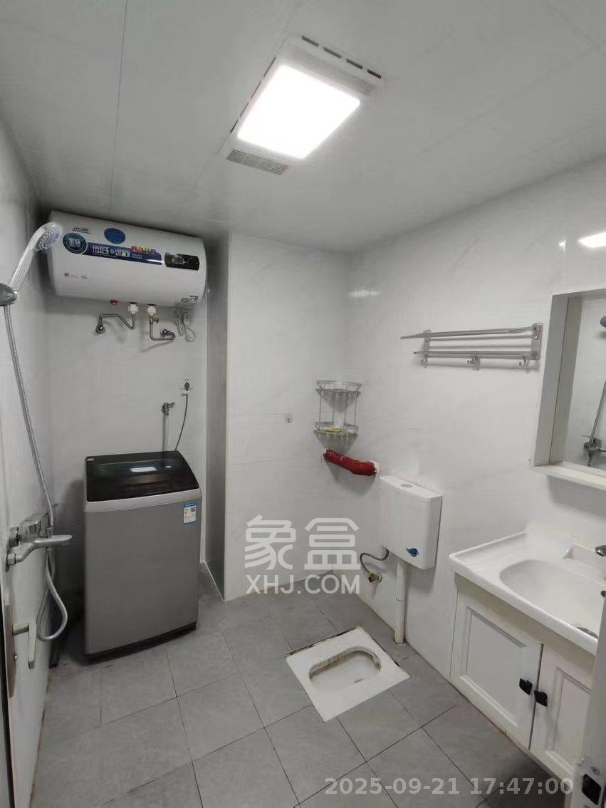 港湘铂玥(天园地芳国际珠宝城) 1室1厅1卫 1200.0元/月 港湘铂玥(天园地芳国际珠宝城) 1室1厅1卫 1200.0元/月室内图