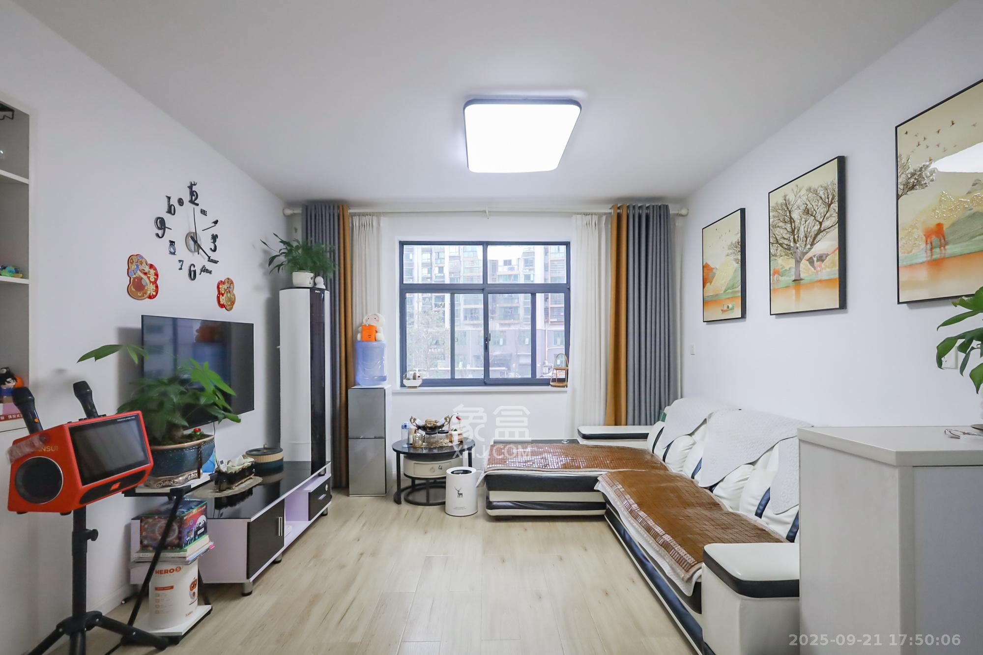 溁湾桥小区 3室2厅1卫 75.0万 溁湾桥小区 3室2厅1卫 75.0万客厅