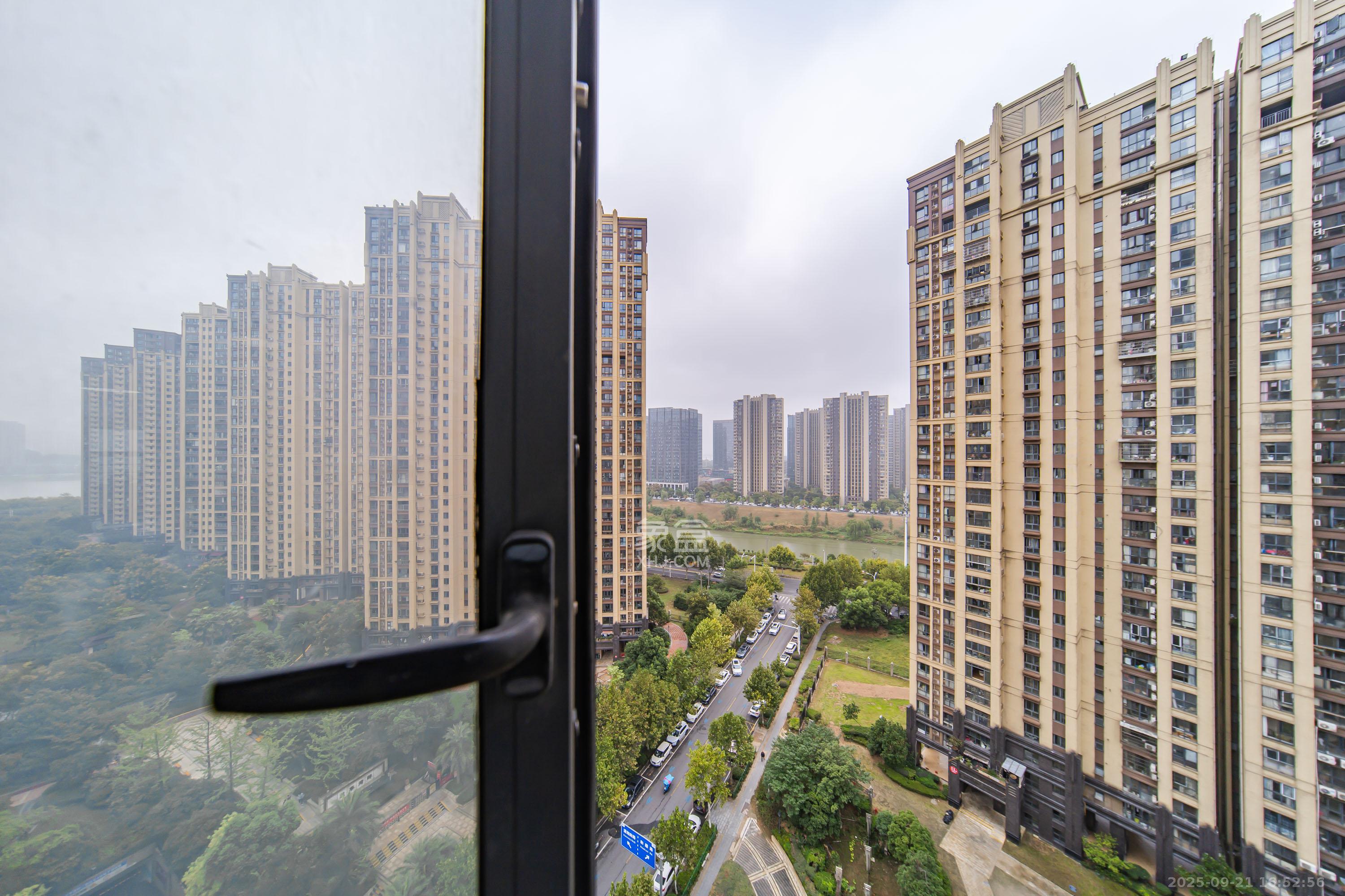 兰亭湾畔  3室2厅2卫    119.0万其他