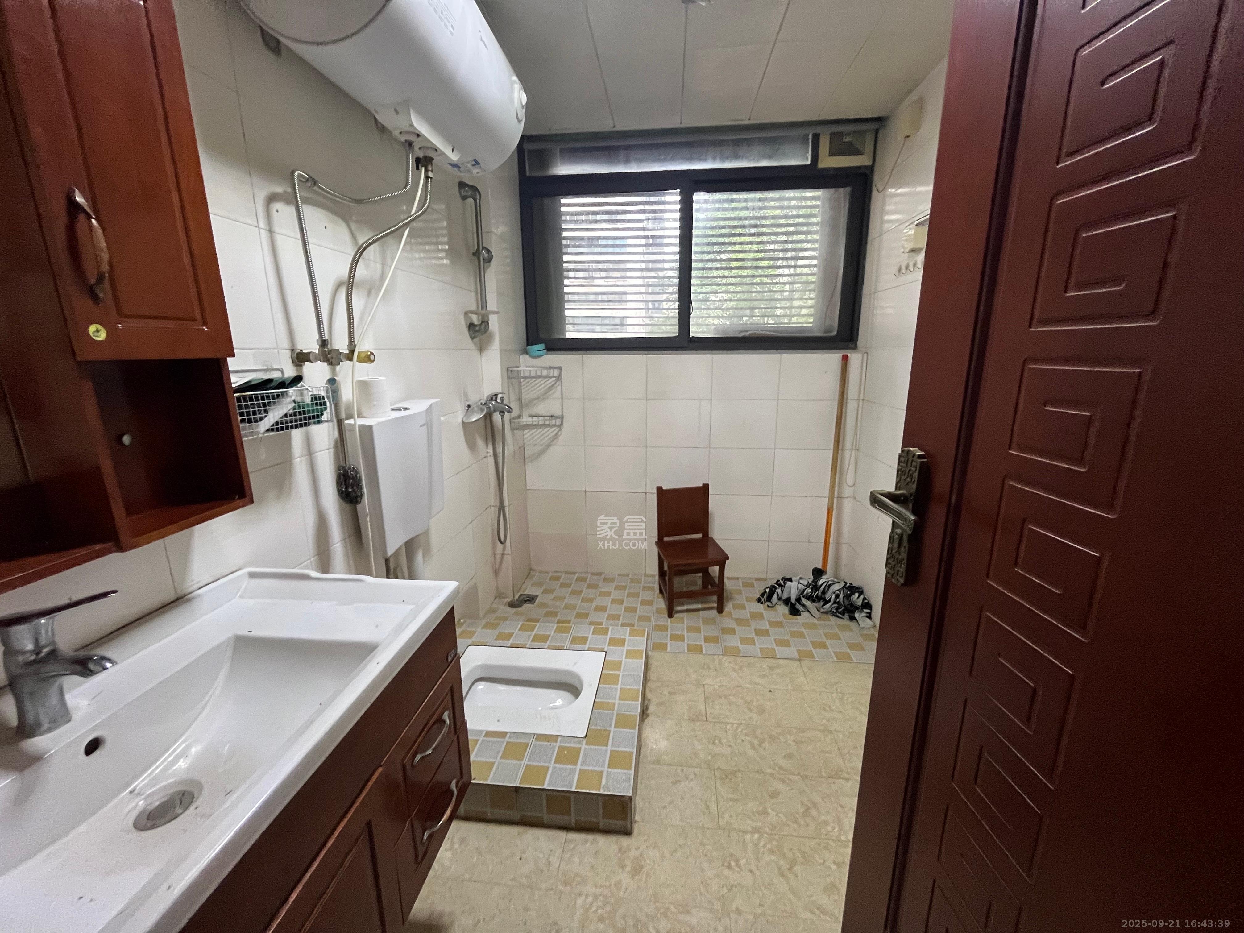 阳光100一期、四五期 3室2厅2卫 3200.0元/月 阳光100一期、四五期 3室2厅2卫 3200.0元/月室内图