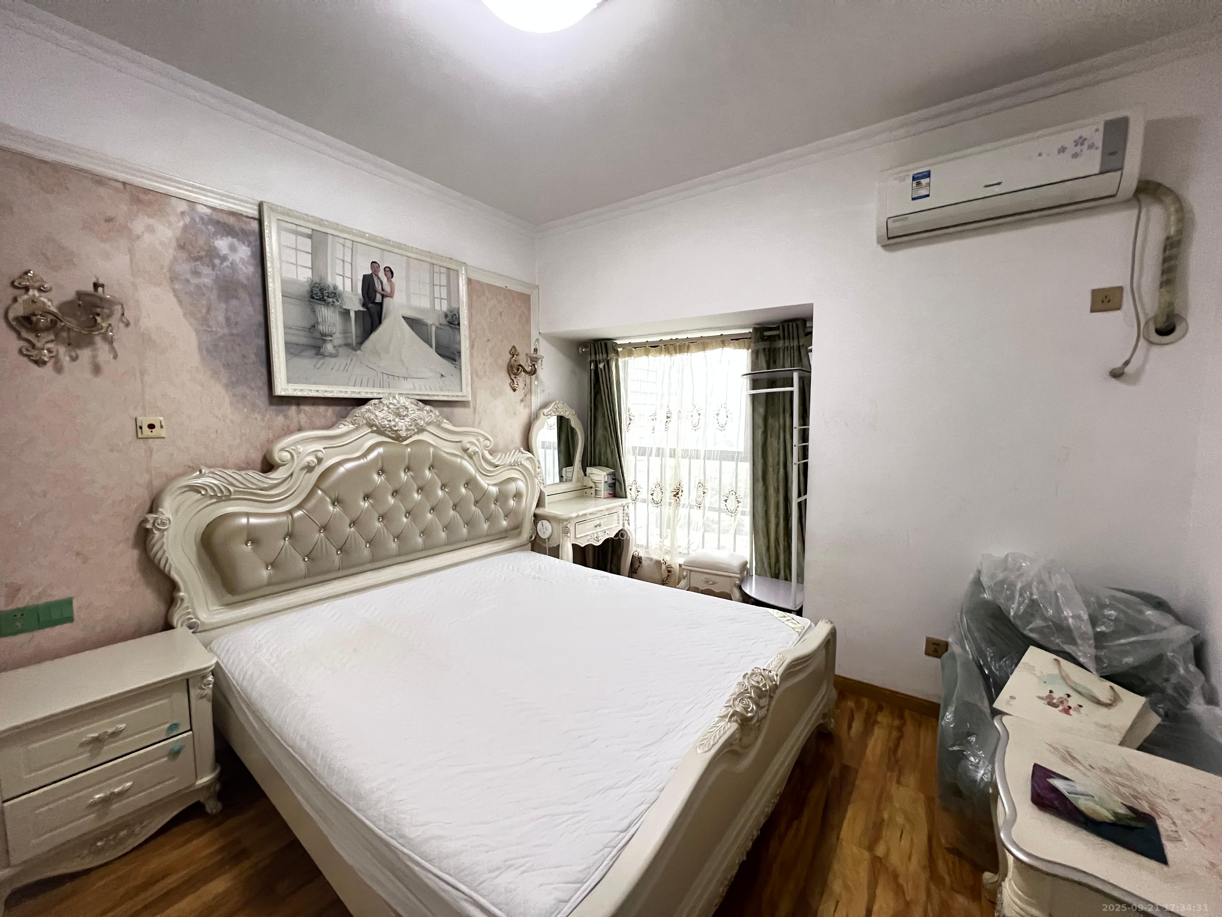 万科魅力之城  3室2厅1卫    2400.0元/月 万科魅力之城  3室2厅1卫    2400.0元/月室内图