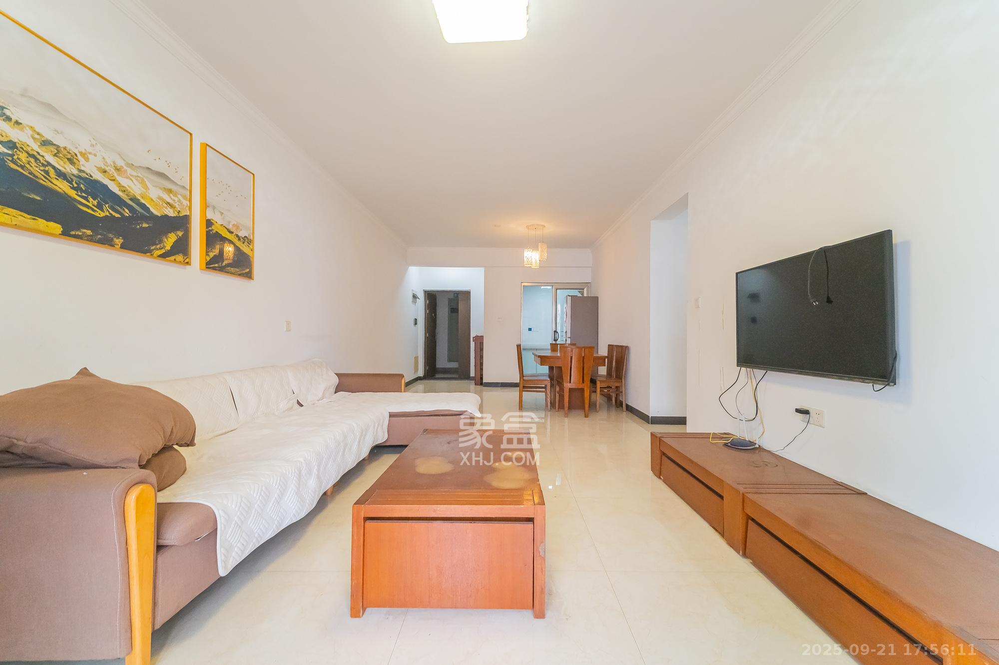 未来漫城  3室1厅1卫    89.8万客厅