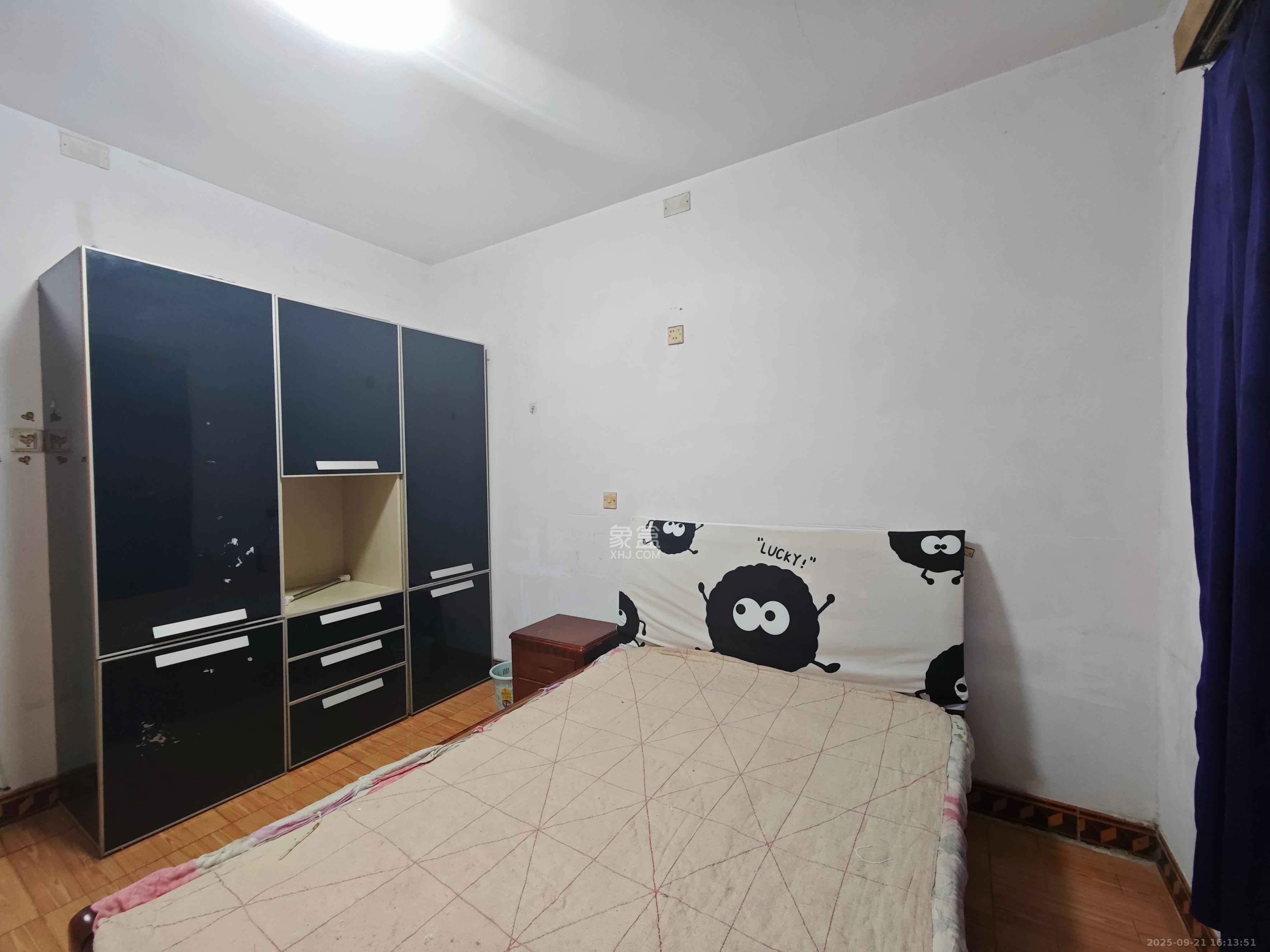 通程物流宿舍  2室1厅1卫    1500.0元/月室内图