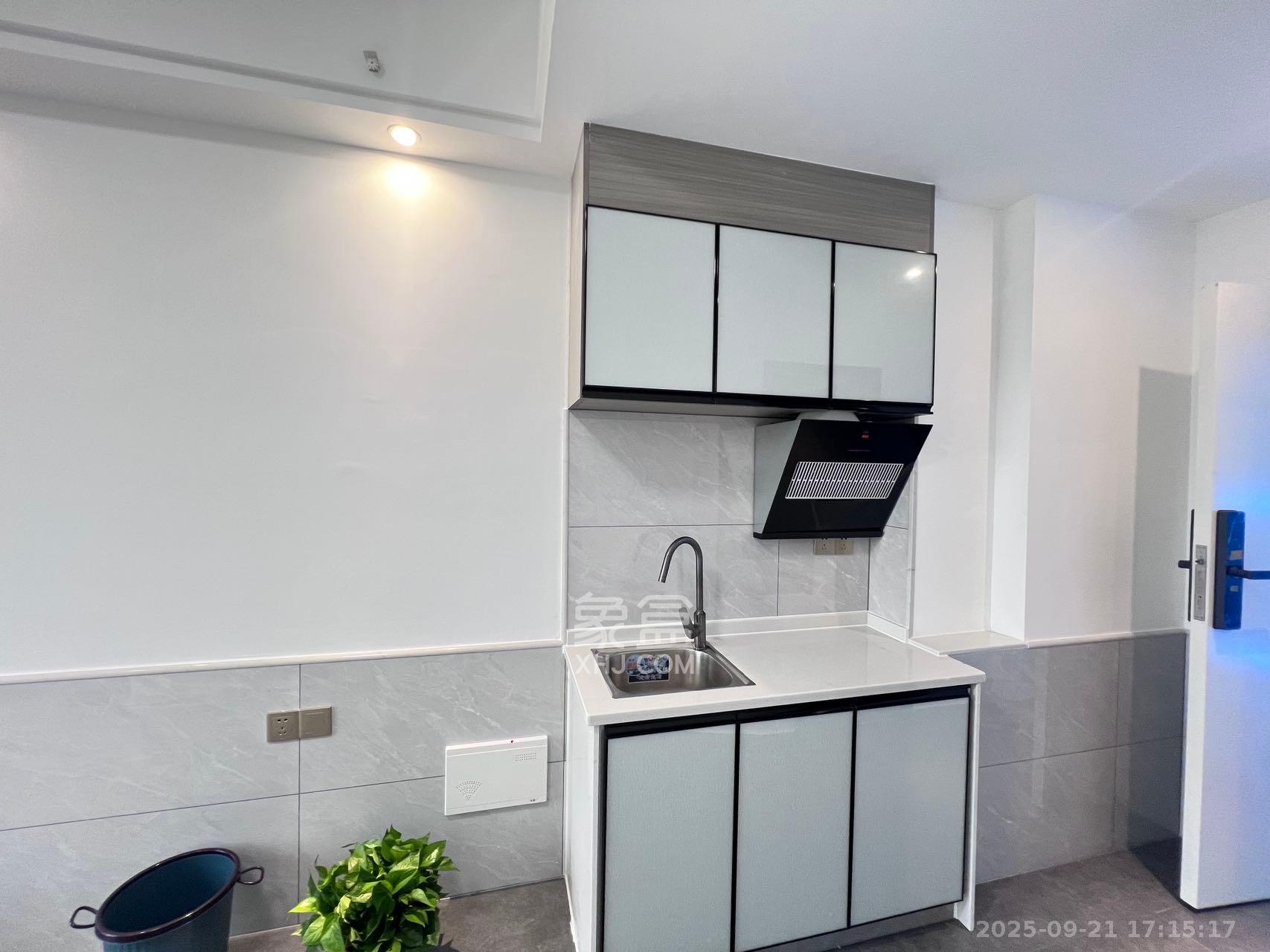 裕天国际商汇中心 1室1厅1卫 1500.0元/月 裕天国际商汇中心 1室1厅1卫 1500.0元/月室内图