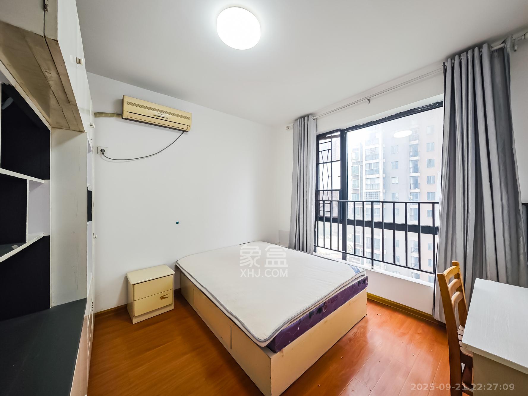 极目楚天 4室2厅2卫 88.0万 极目楚天 4室2厅2卫 88.0万卧室