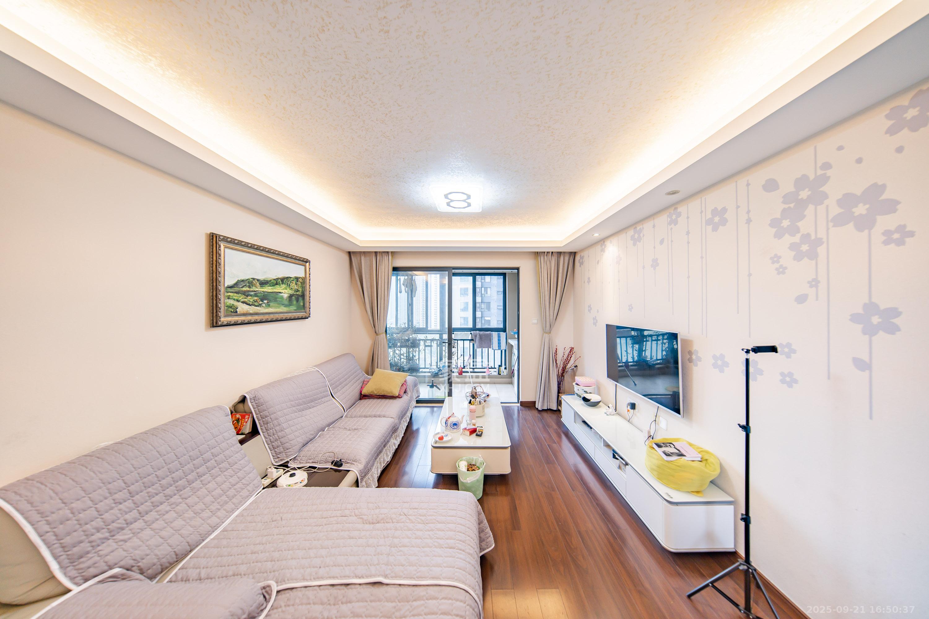 万科白鹭郡 3室2厅2卫 125.0万 万科白鹭郡 3室2厅2卫 125.0万客厅