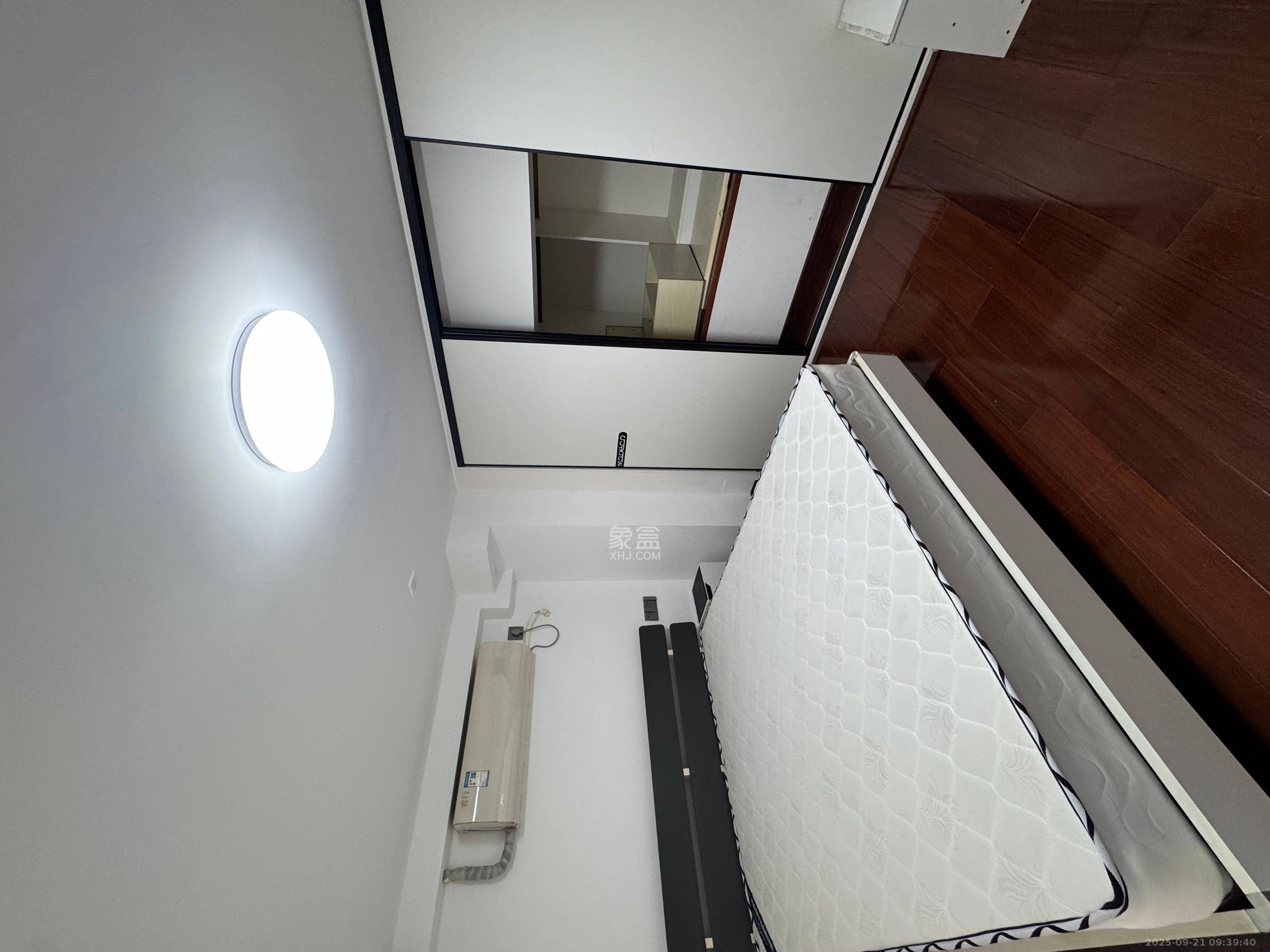 藏珑湖上公馆  1室1厅1卫    2200.0元/月室内图