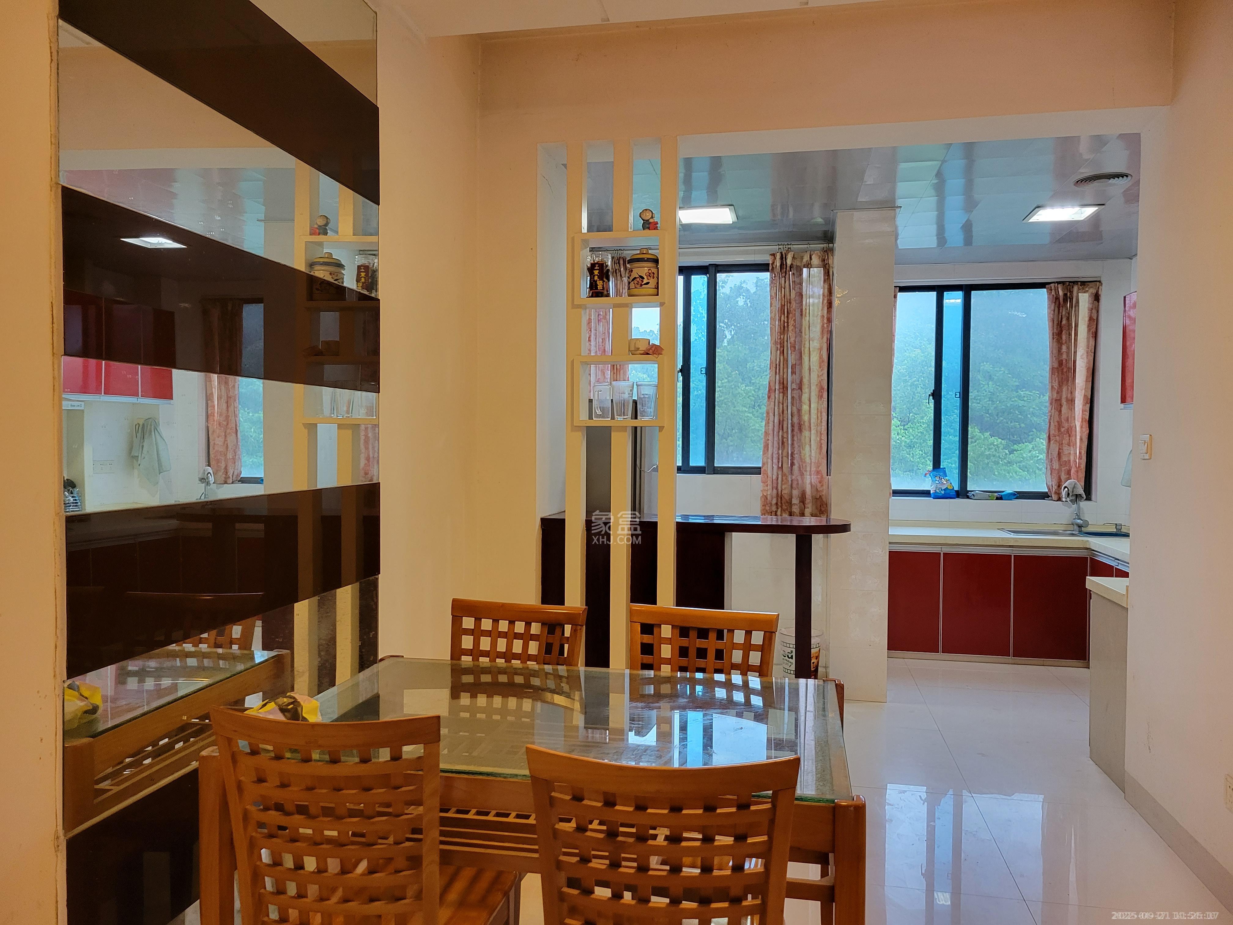 山水国际  2室2厅1卫    1300.0元/月室内图