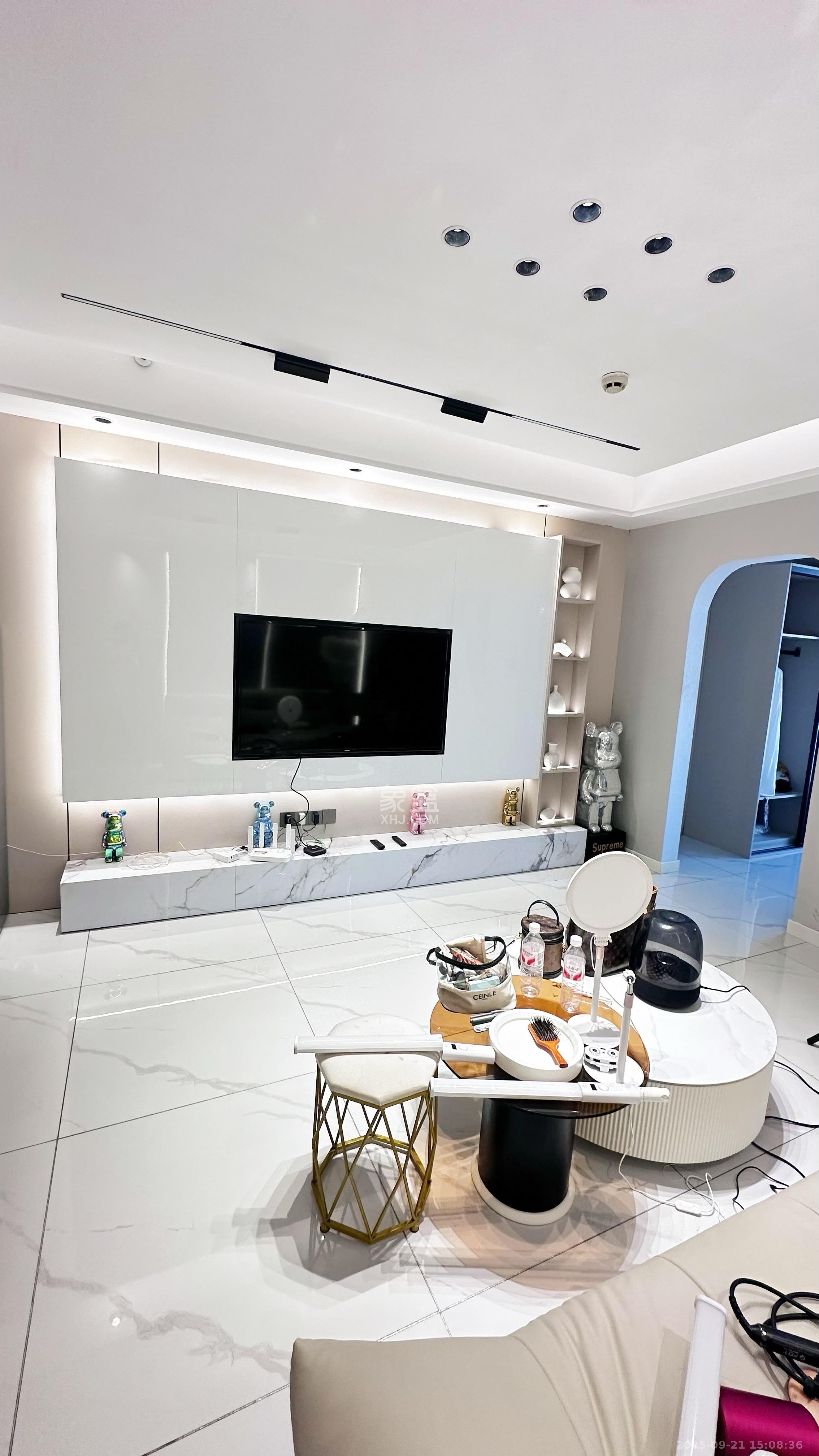 明城国际  1室1厅1卫    2700.0元/月室内图