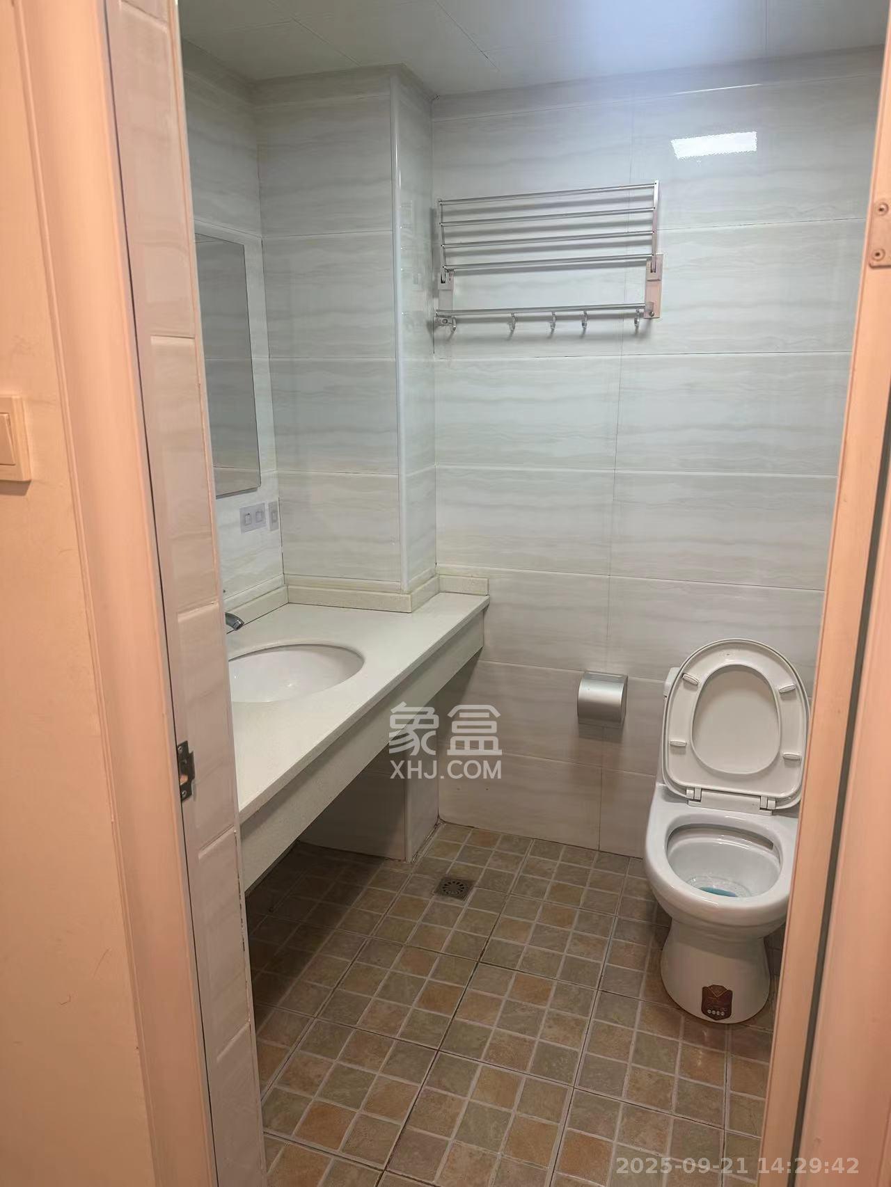 蓝湾国际广场  1室1厅1卫   1600.00元/月室内图