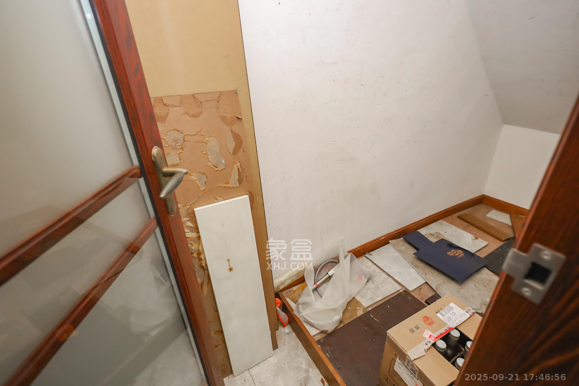 世茂铂翠湾二期  4室2厅2卫    248.0万其他