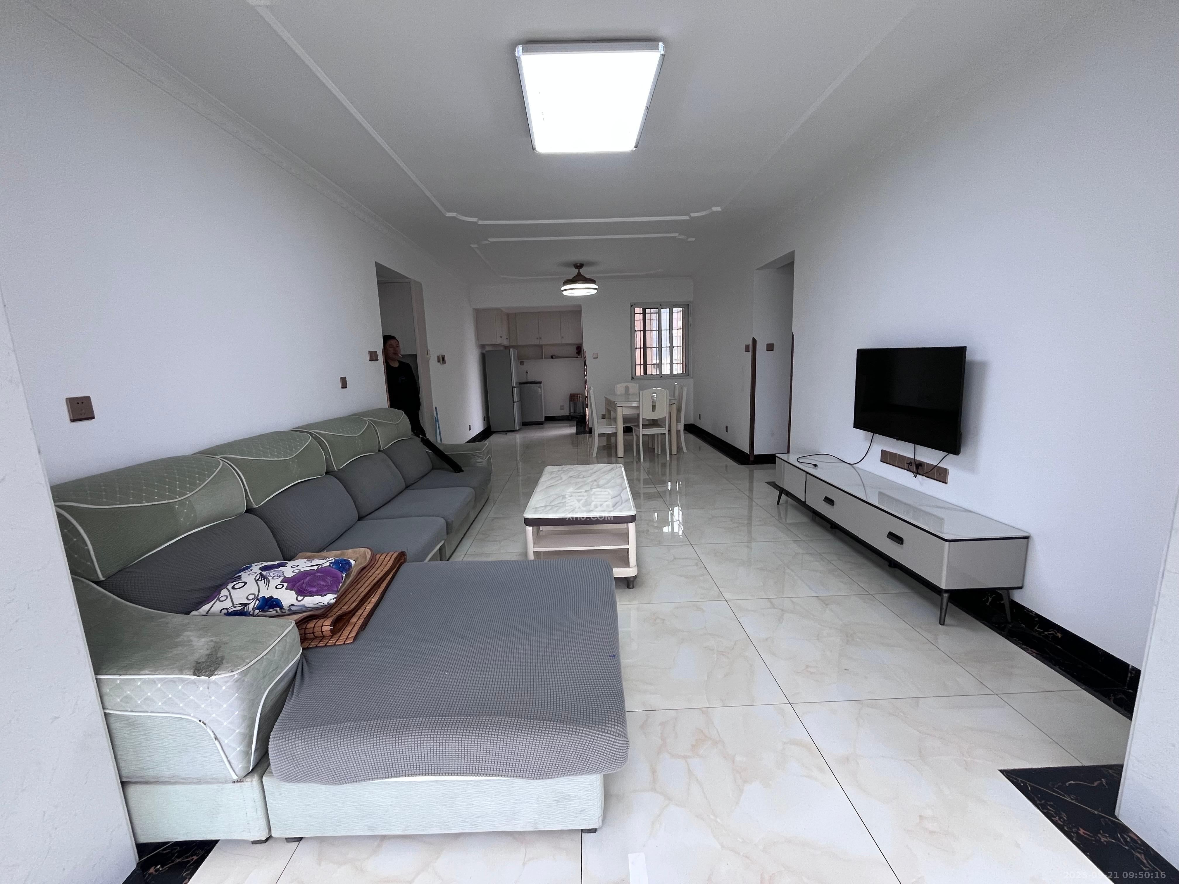 桥头家苑一期  3室2厅2卫    2300.0元/月 桥头家苑一期  3室2厅2卫    2300.0元/月室内图