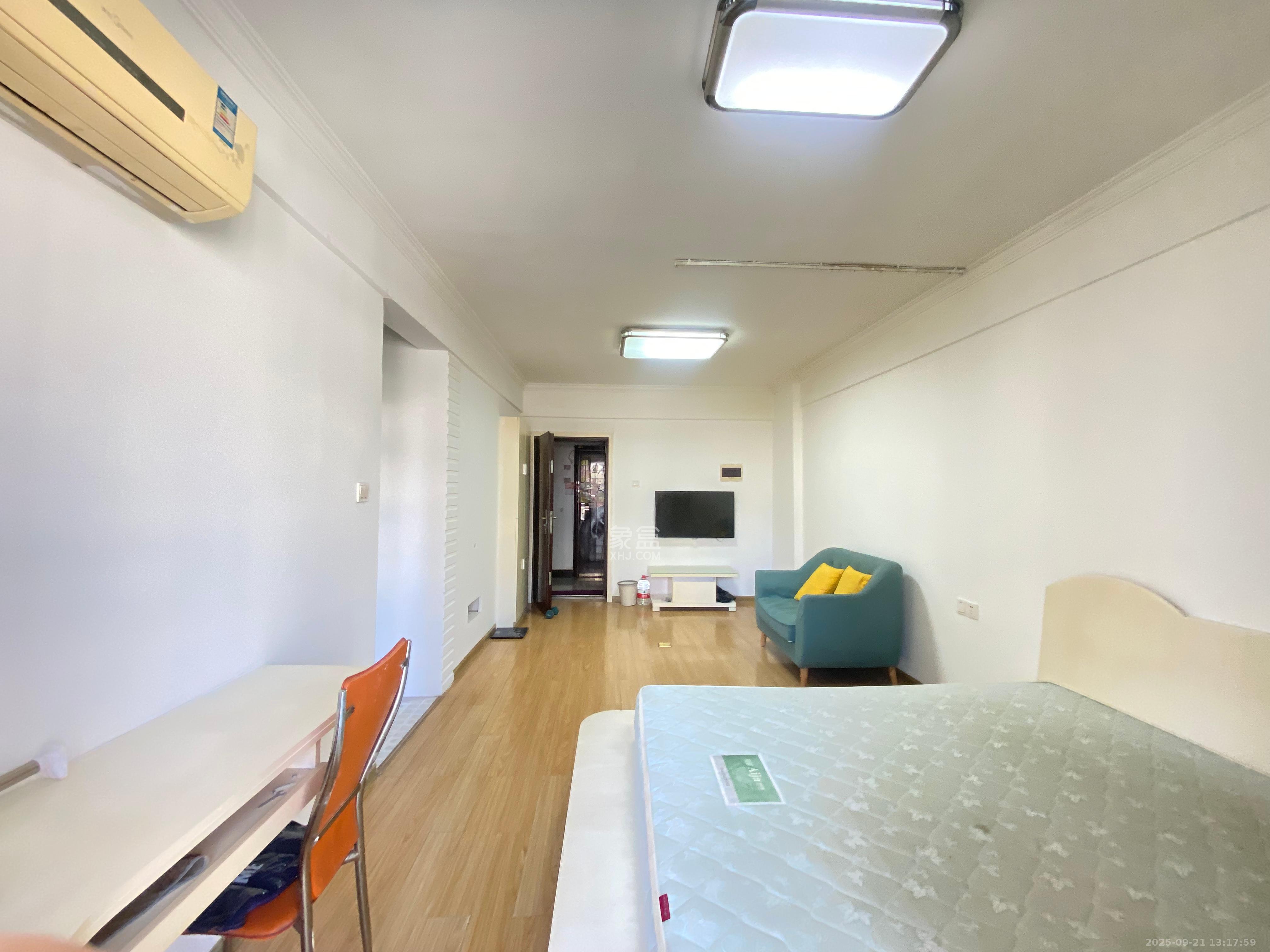 都市家园  1室1厅1卫    1500.0元/月室内图