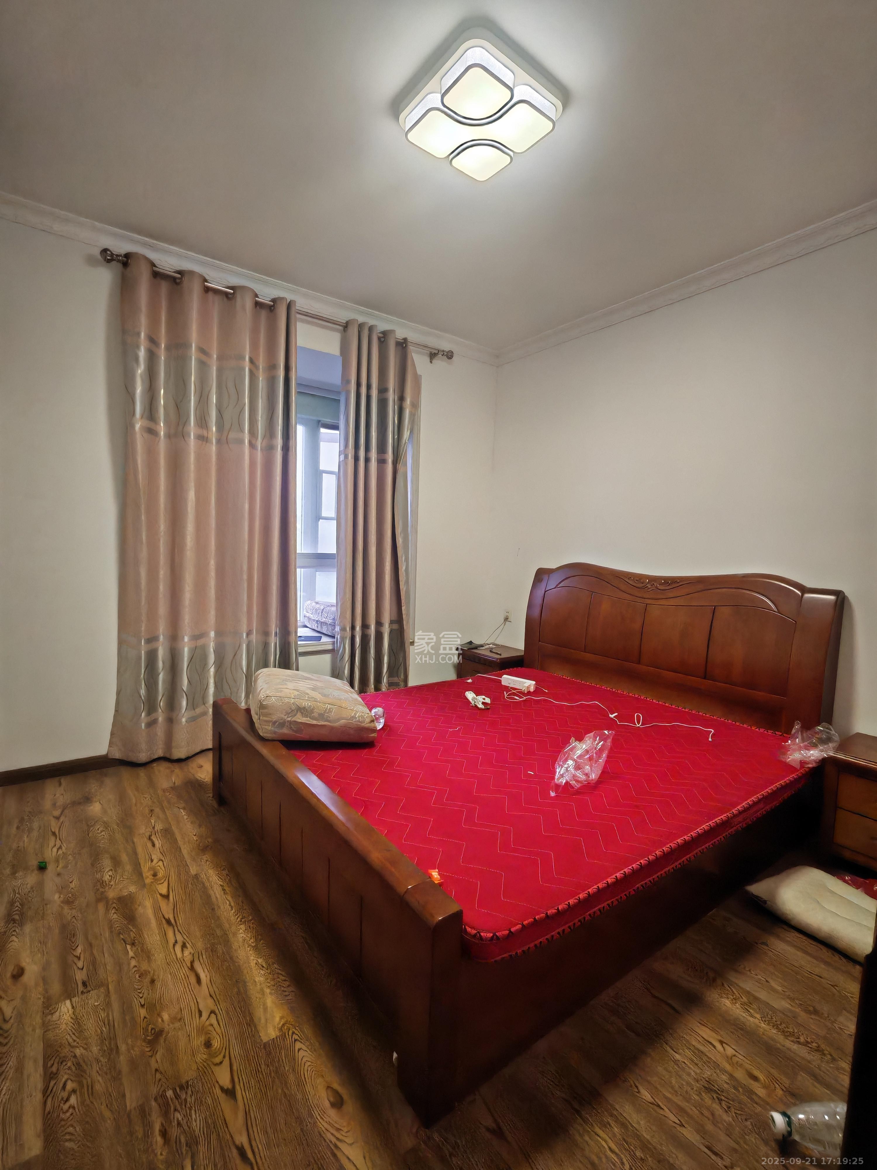 荣盛花语城  3室2厅1卫    1900.0元/月室内图