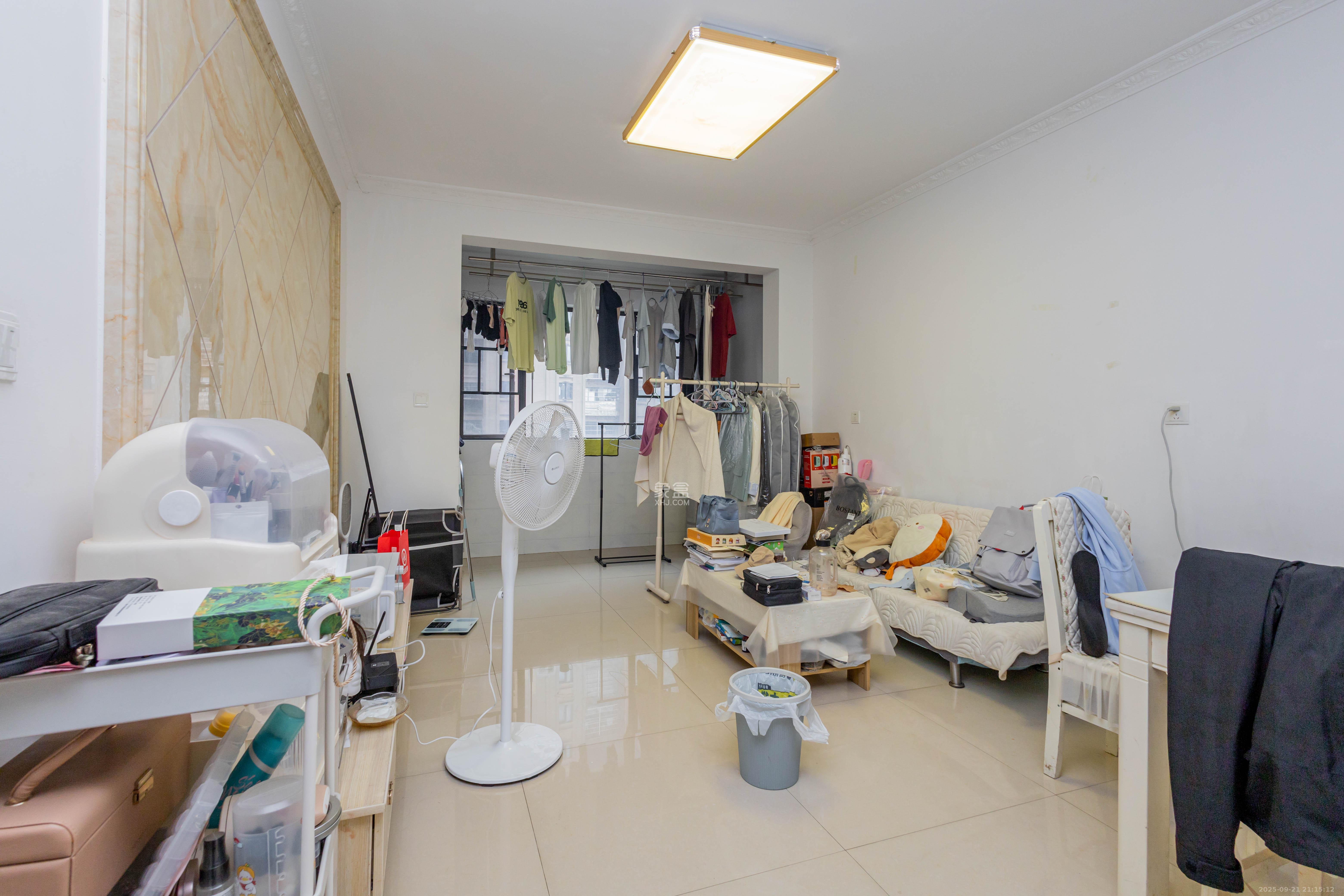 东驿竹园  2室2厅1卫    50.0万客厅