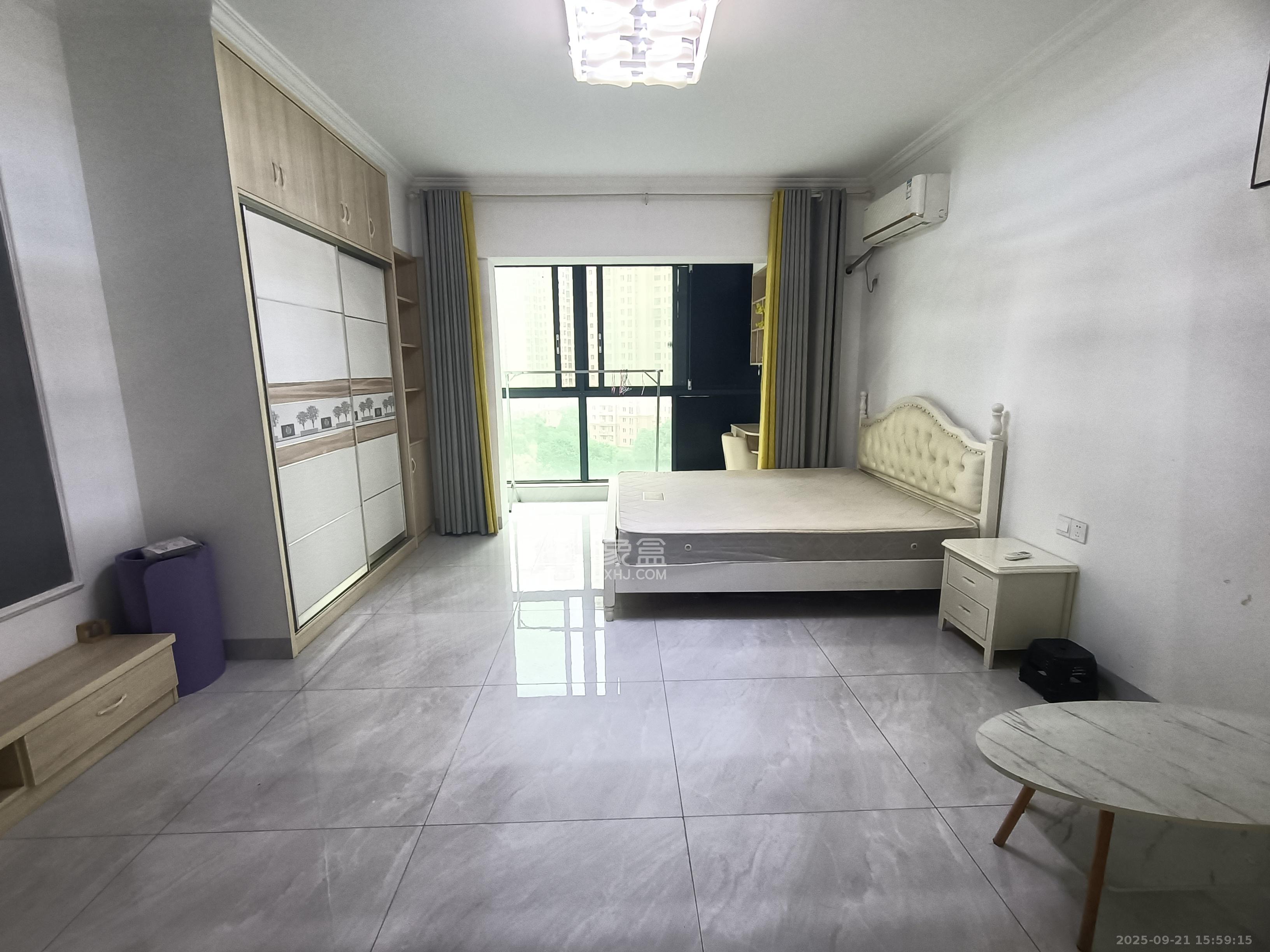 钱隆世家  1室1厅1卫    1300.0元/月 钱隆世家  1室1厅1卫    1300.0元/月