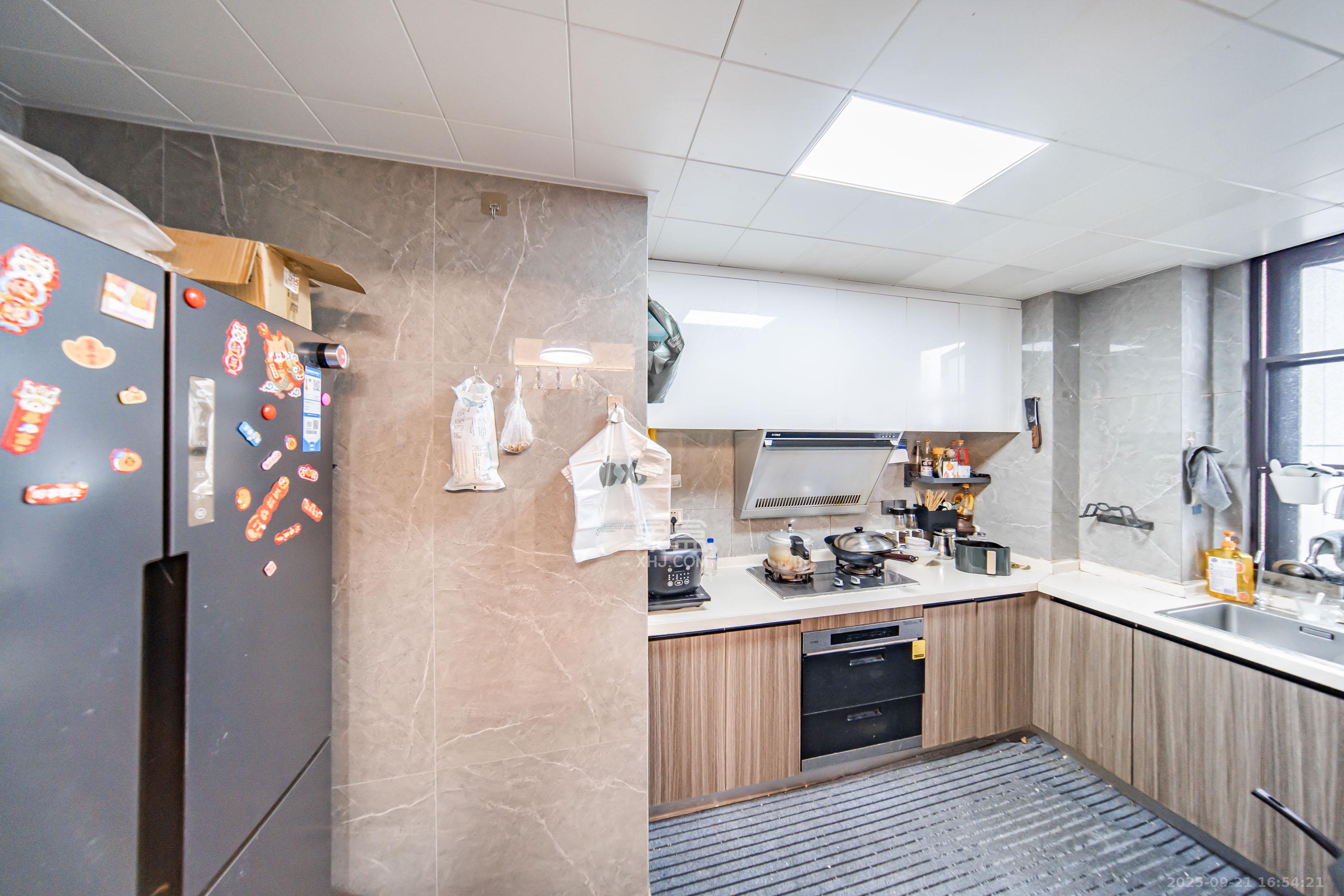 华申阳光城未来悦 4室2厅2卫 168.0万 华申阳光城未来悦 4室2厅2卫 168.0万厨房