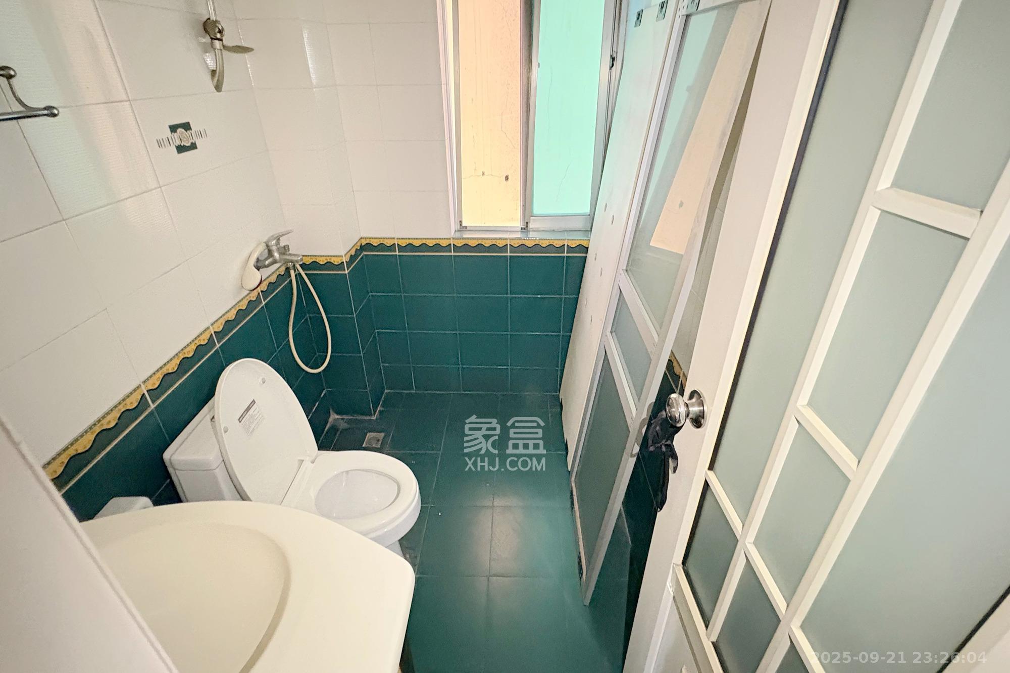 颐美园 3室2厅2卫 94.8万 颐美园 3室2厅2卫 94.8万卫生间