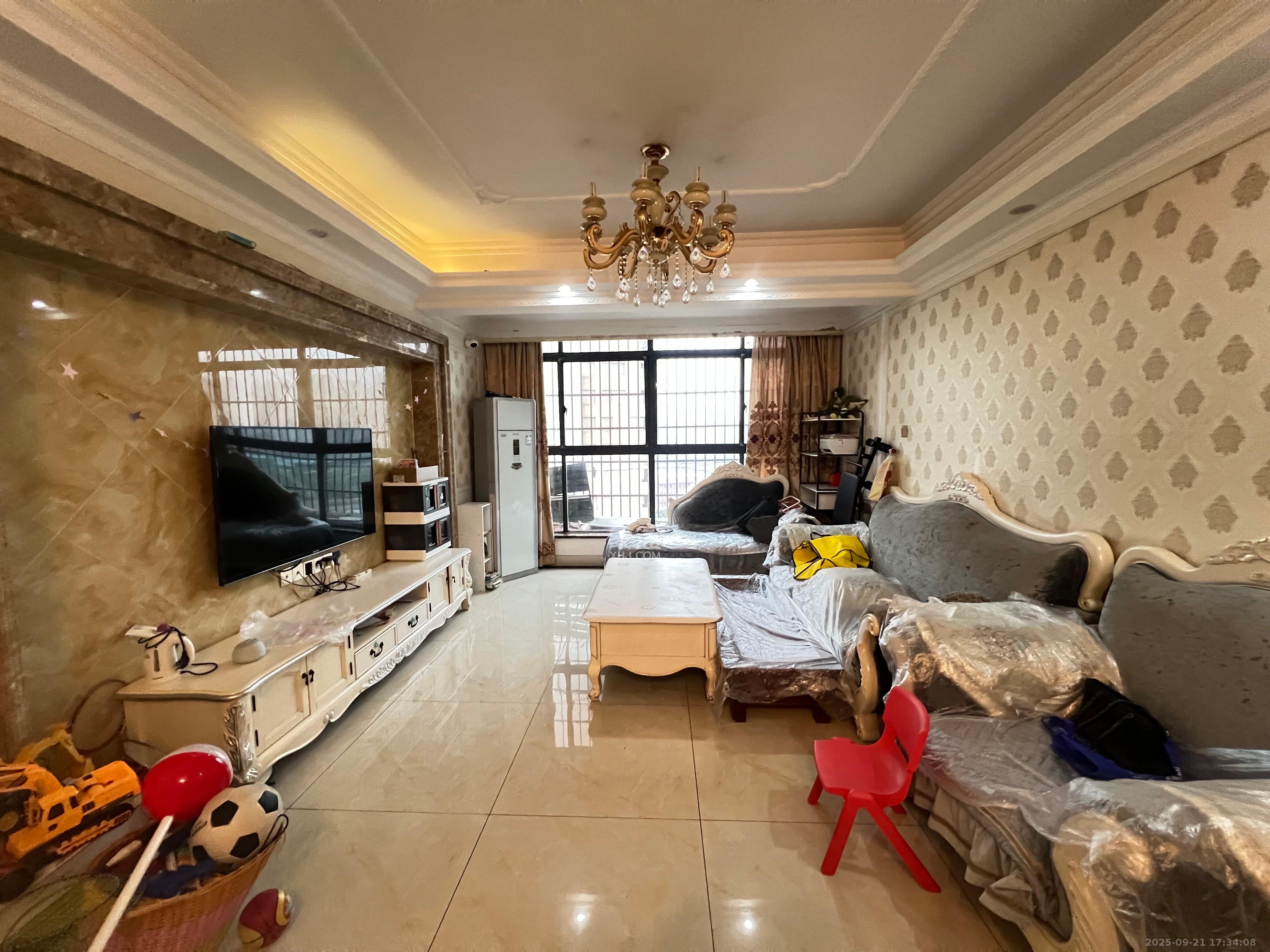 万科魅力之城  3室2厅1卫    2400.0元/月 万科魅力之城  3室2厅1卫    2400.0元/月室内图