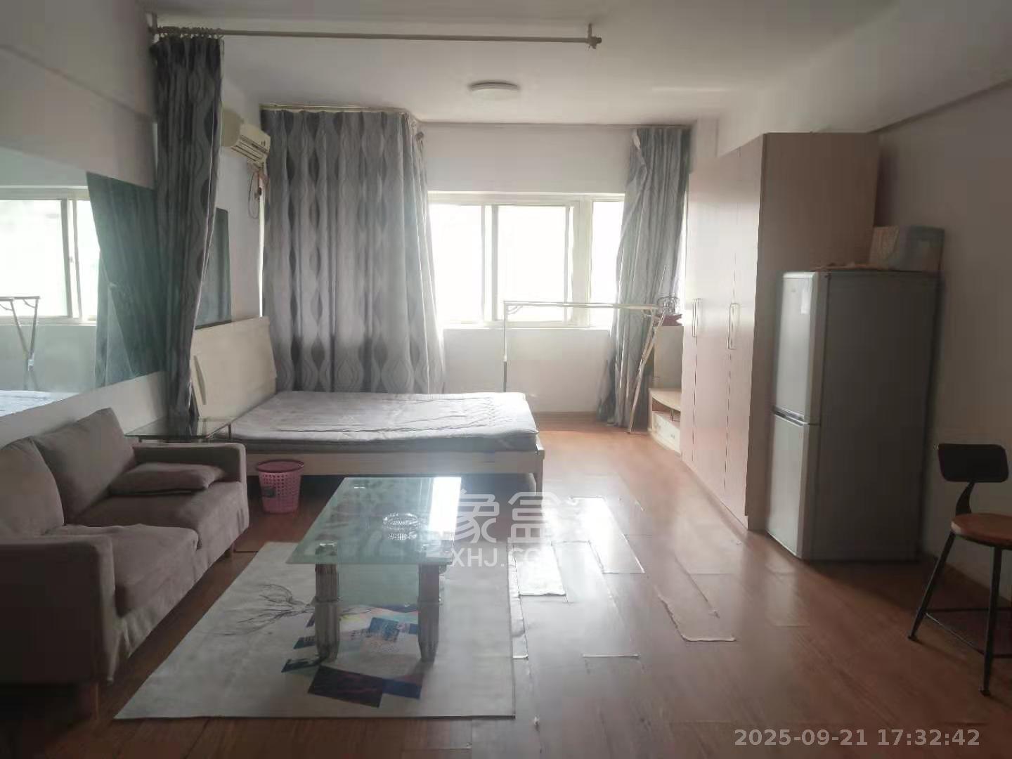 东方公寓 1室1厅1卫 1500.0元/月 东方公寓 1室1厅1卫 1500.0元/月室内图