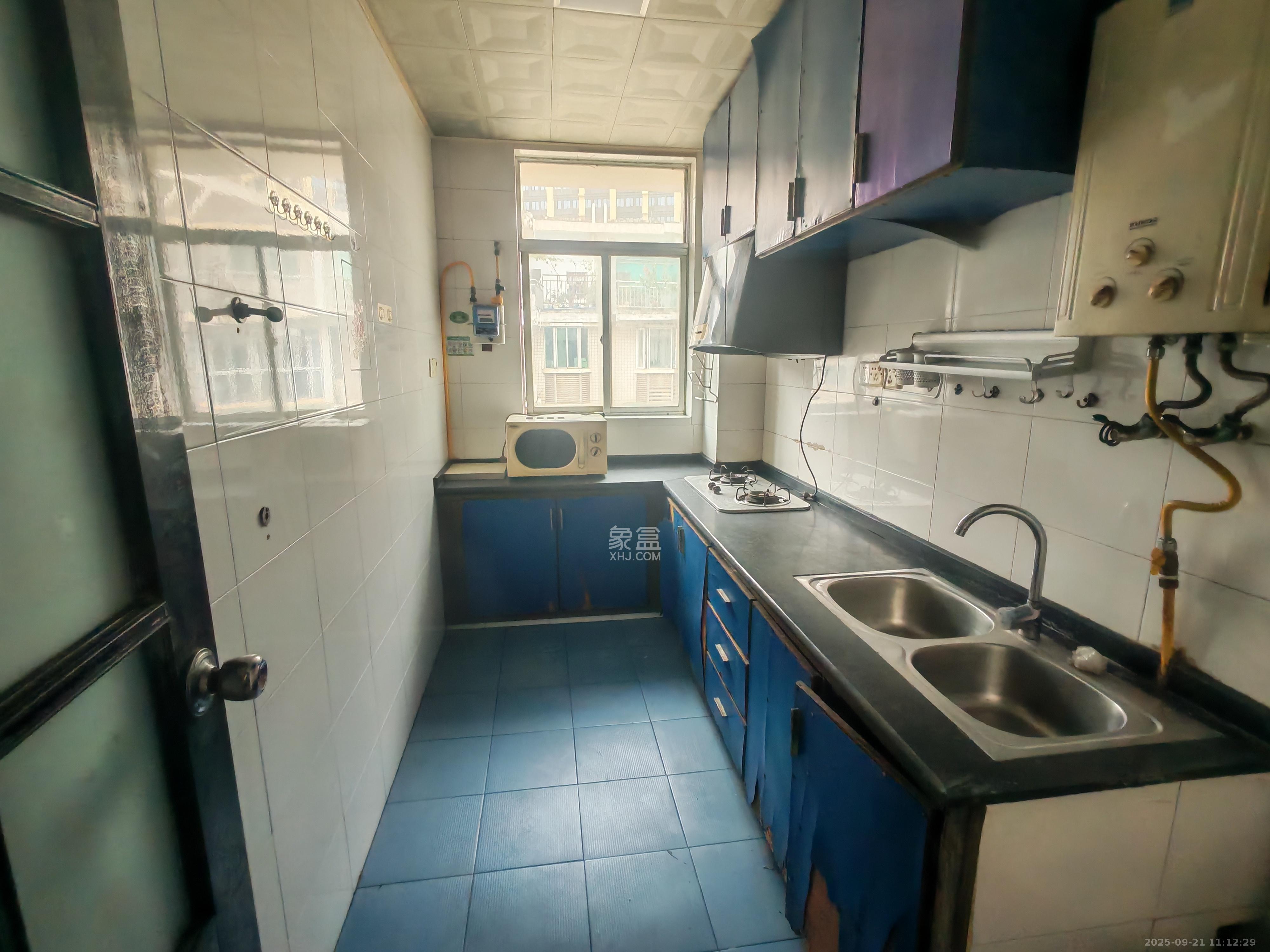 锦源小区  4室2厅2卫    1700.0元/月室内图