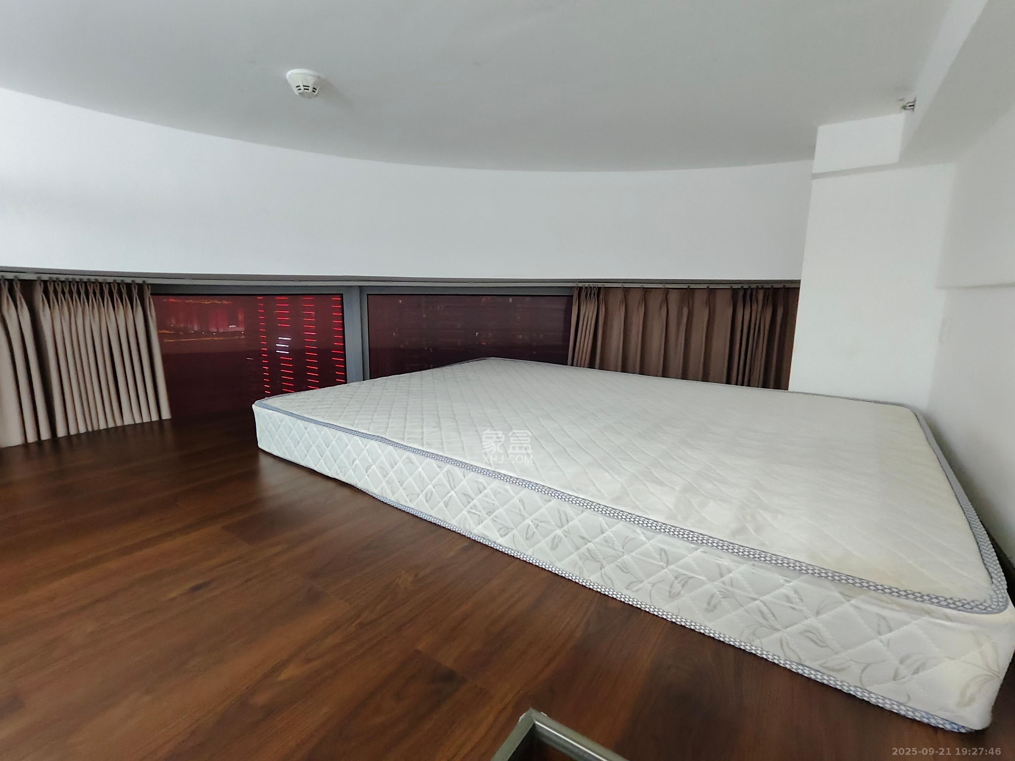 保利天禧EF区 1室1厅1卫 2300.0元/月 保利天禧EF区 1室1厅1卫 2300.0元/月室内图