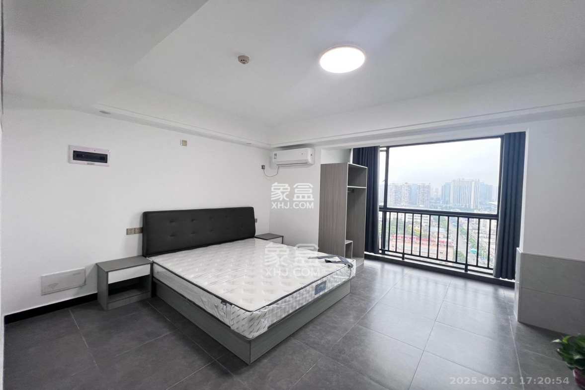 裕天国际商汇中心 1室1厅1卫 1500.0元/月 裕天国际商汇中心 1室1厅1卫 1500.0元/月室内图