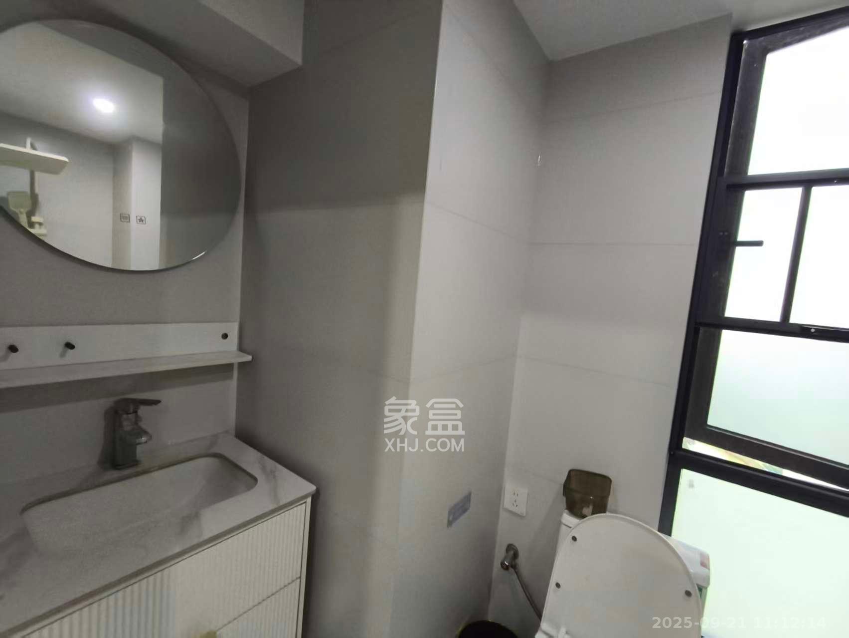 力高凤凰新天 2室1厅1卫 2400.0元/月 力高凤凰新天 2室1厅1卫 2400.0元/月室内图