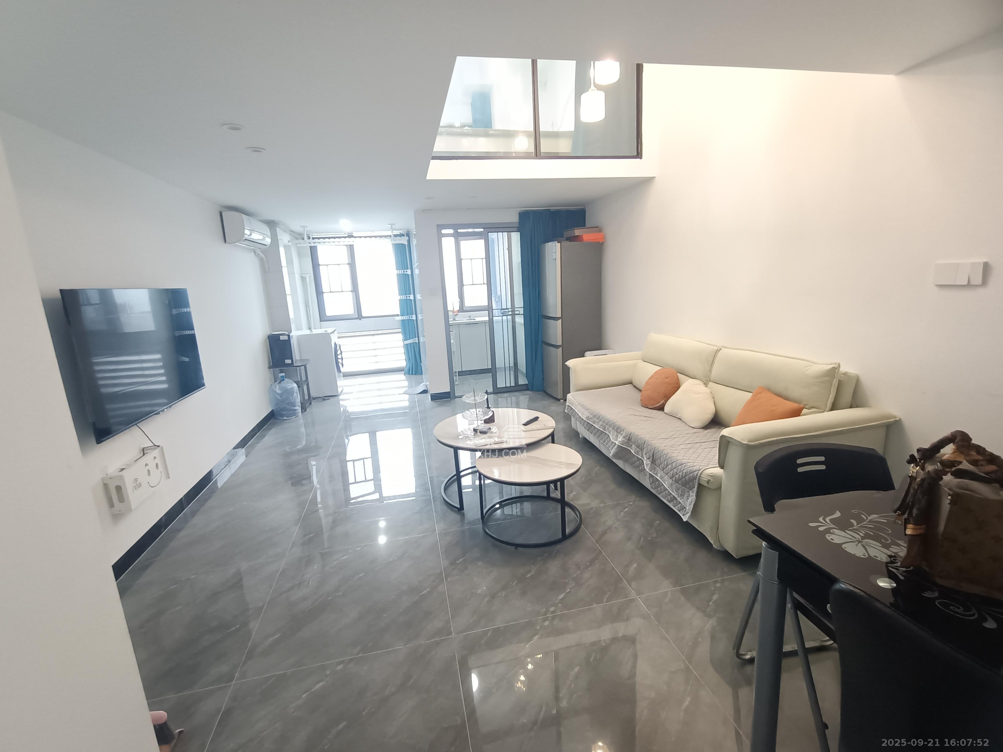 福晟钱隆国际（晟冉景苑）  2室2厅1卫    2000.0元/月室内图